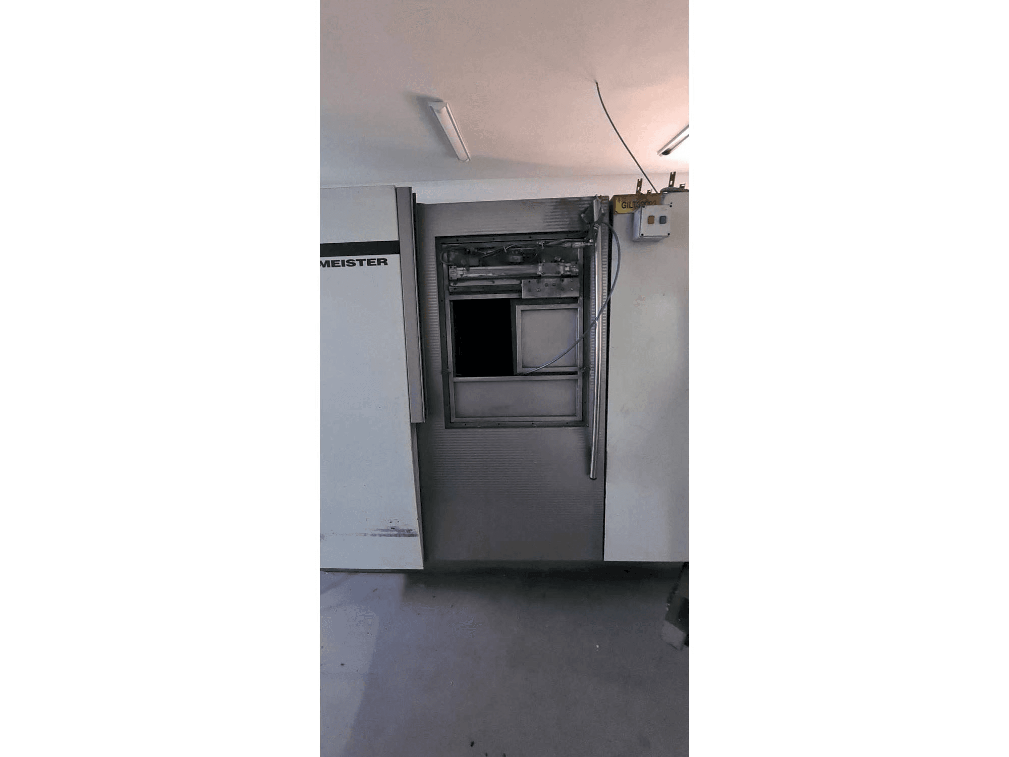 Koneen Gildemeister TWIN 32 etunäkymä