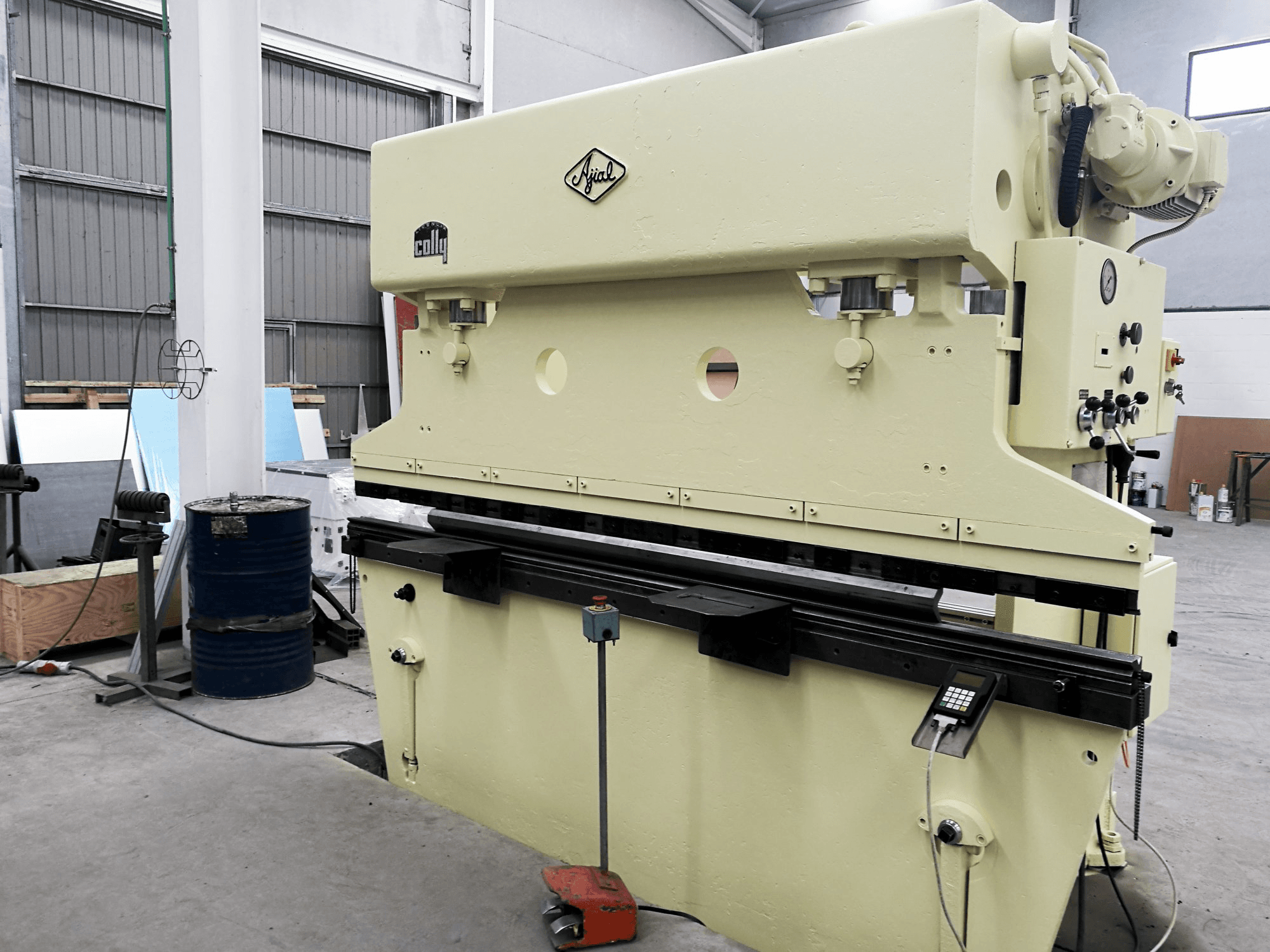 Koneen Ajial oikea näkymä Colly 89