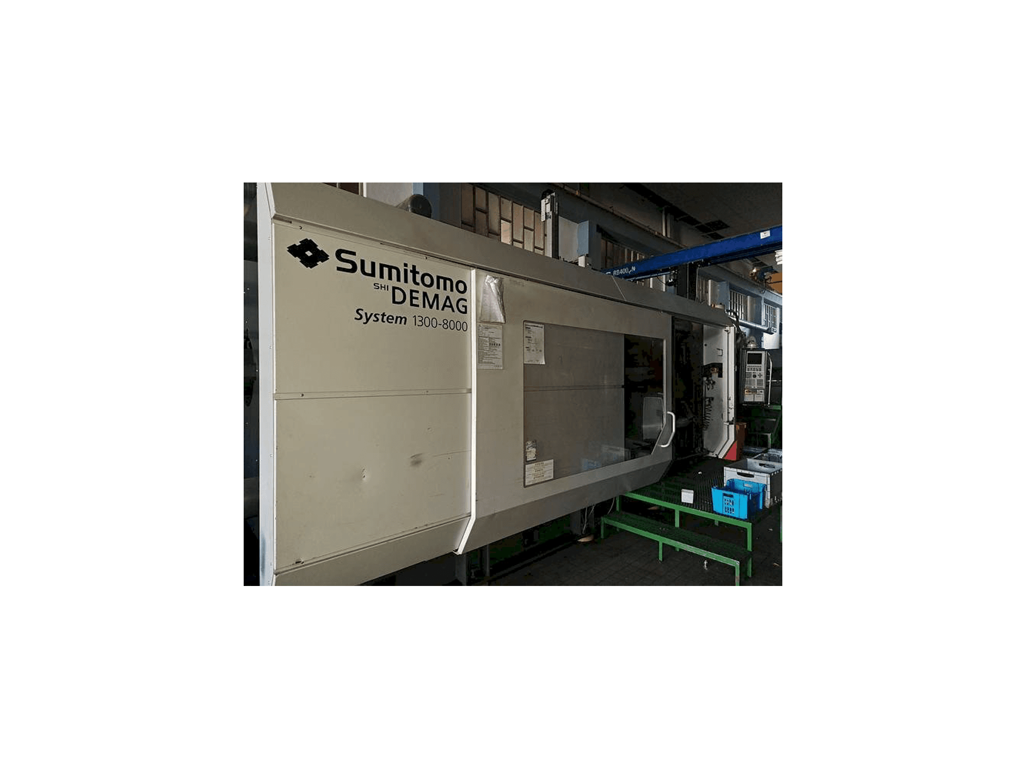 Koneen Sumitomo Demag 1300-8000 etunäkymä