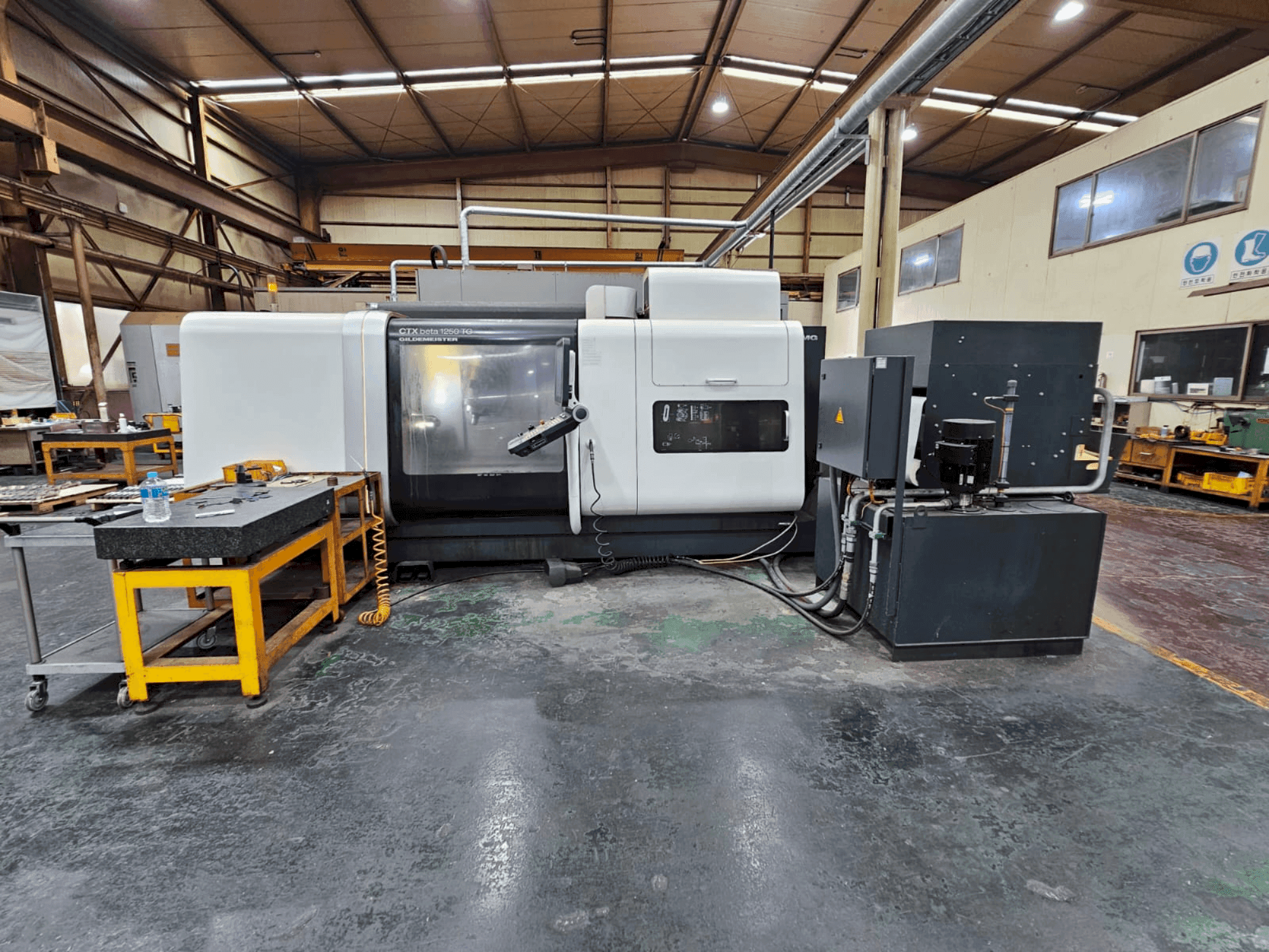 Koneen DMG MORI Gildemeister CTX 1250 TC etunäkymä