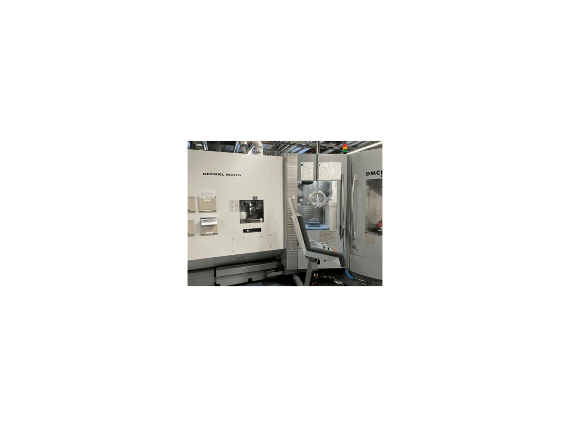 Koneen DECKEL MAHO DMC 60 T RS3 etunäkymä