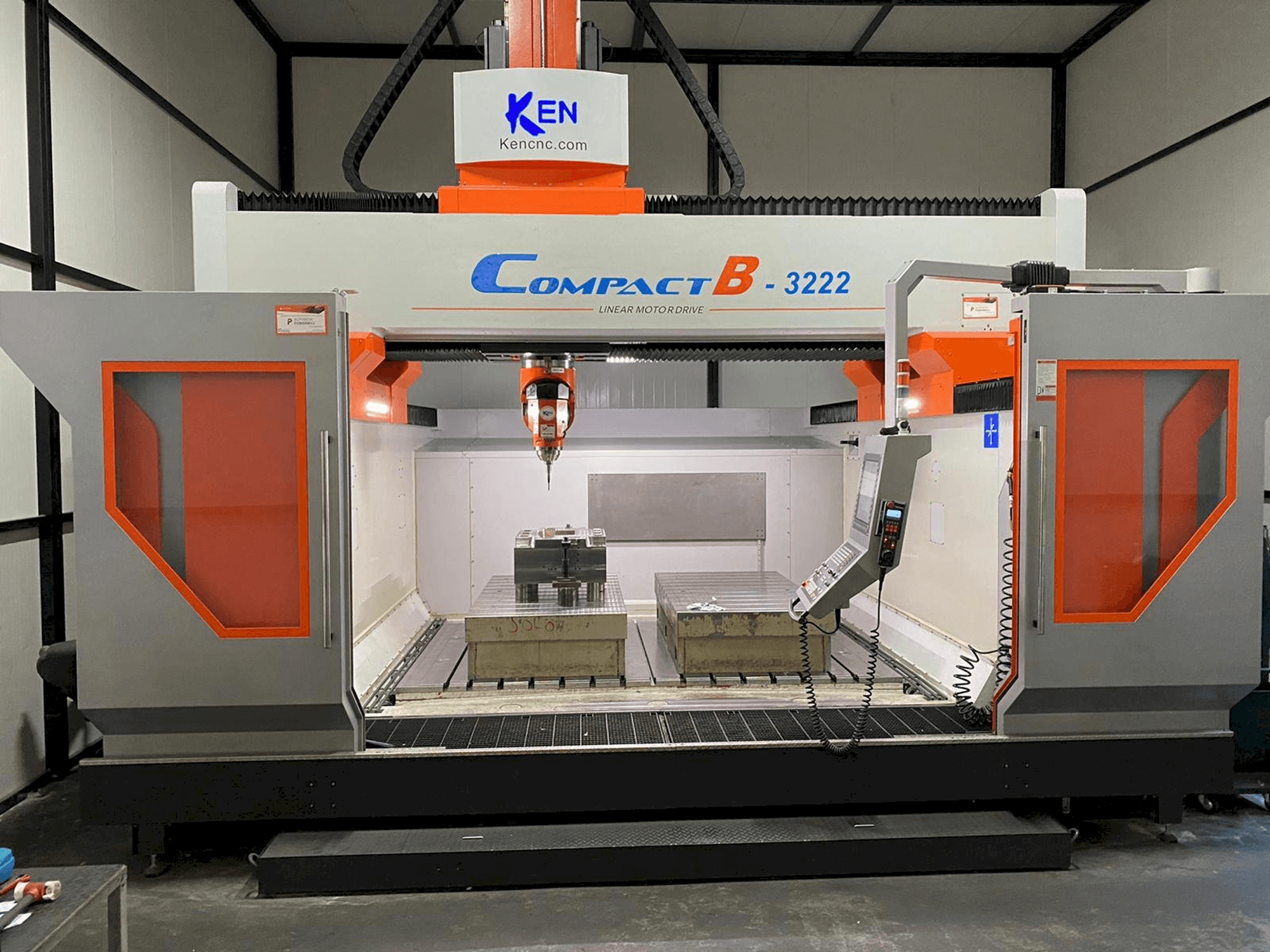 Koneen KEN COMPACT B 3222 etunäkymä