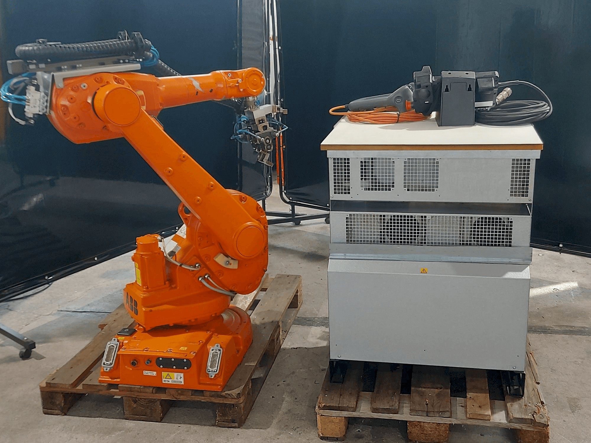 Koneen ABB IRB1600 etunäkymä