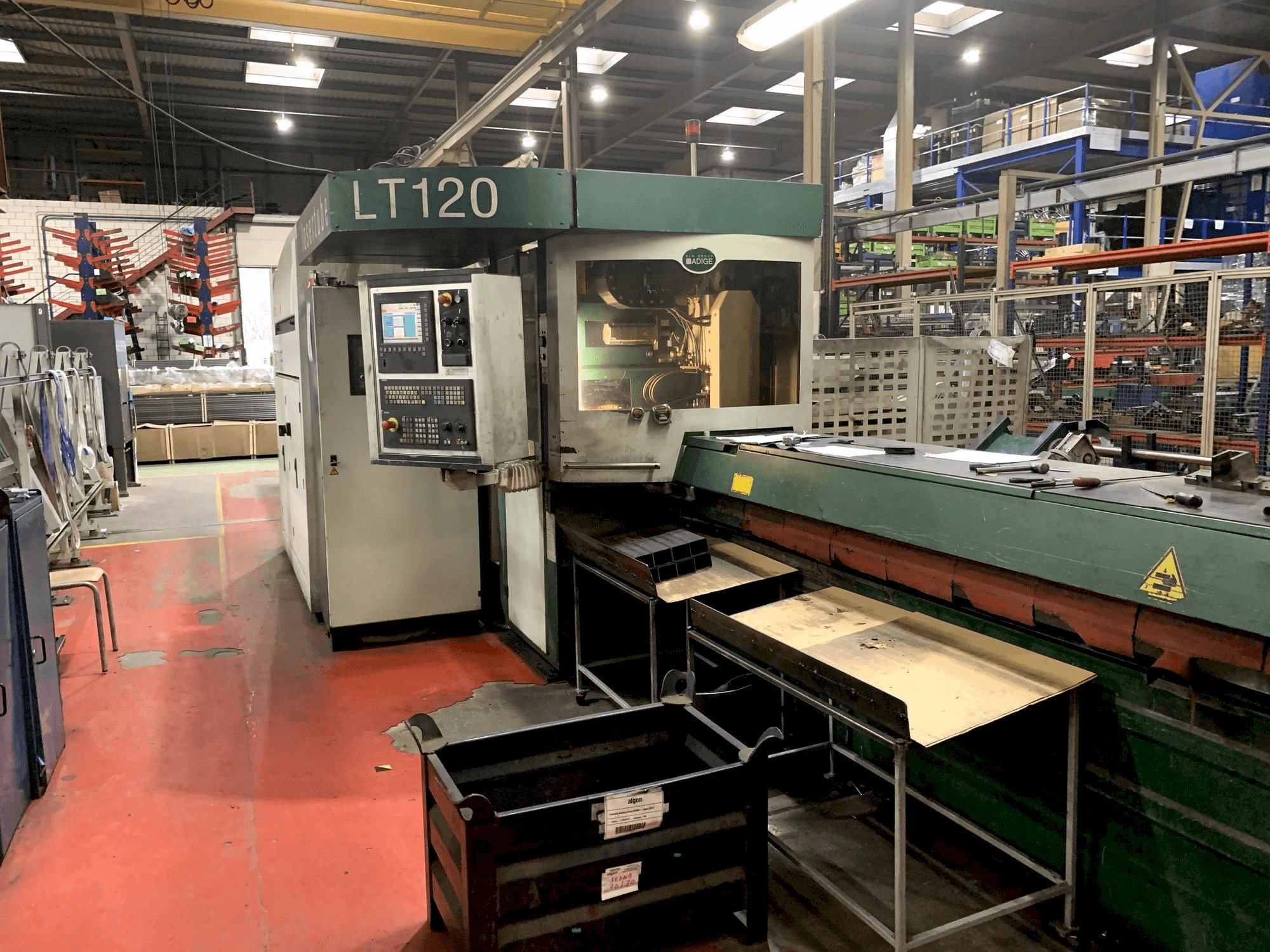 Koneen ADIGE LT 120 etunäkymä