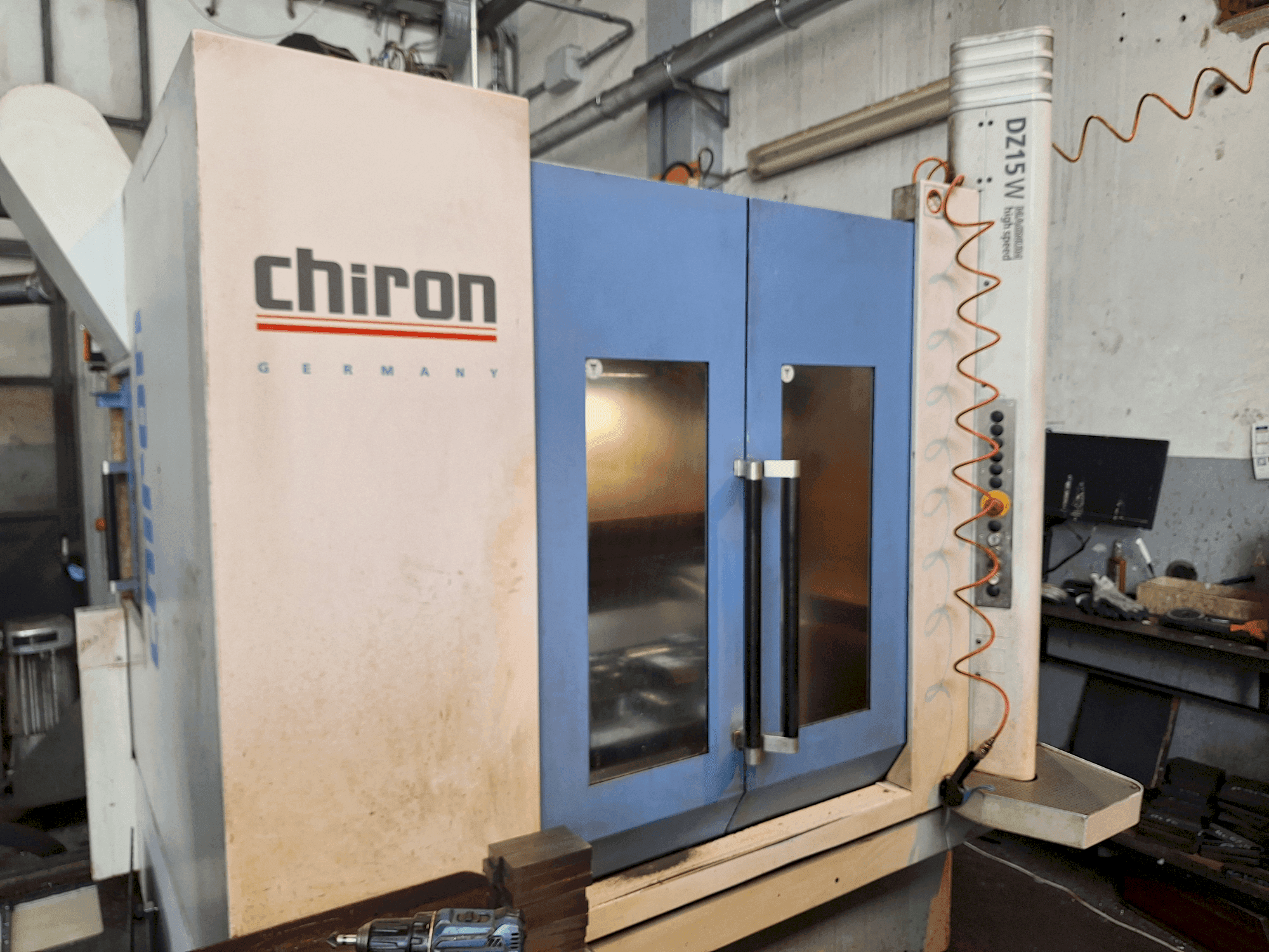 Koneen CHIRON DZ15W Magnum etunäkymä