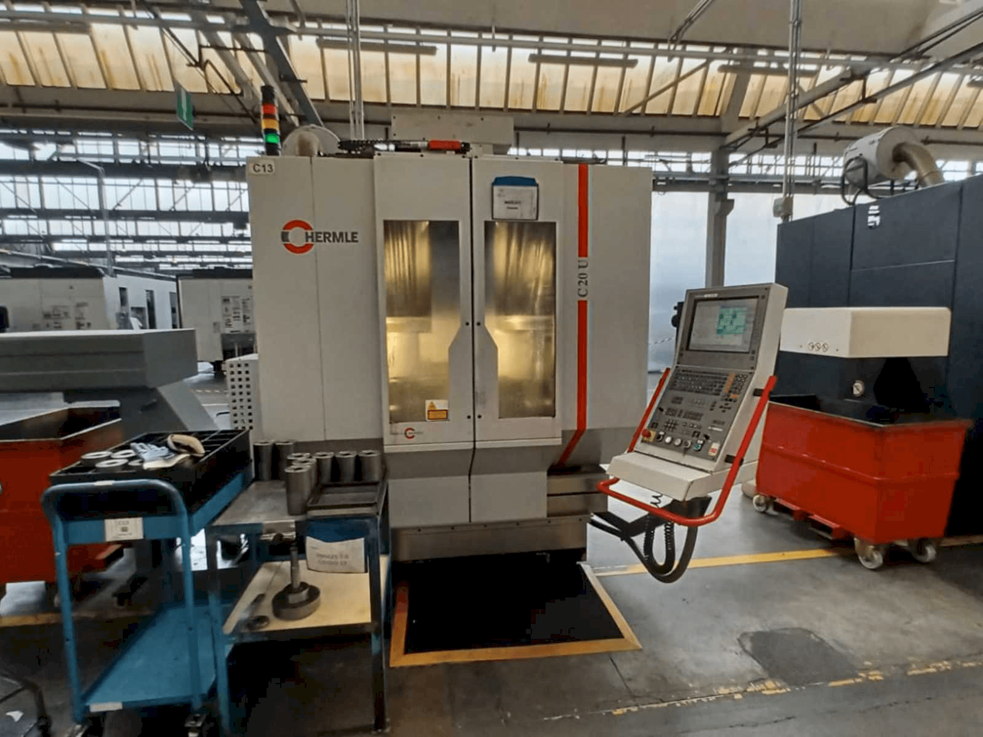 Koneen HERMLE C20U etunäkymä