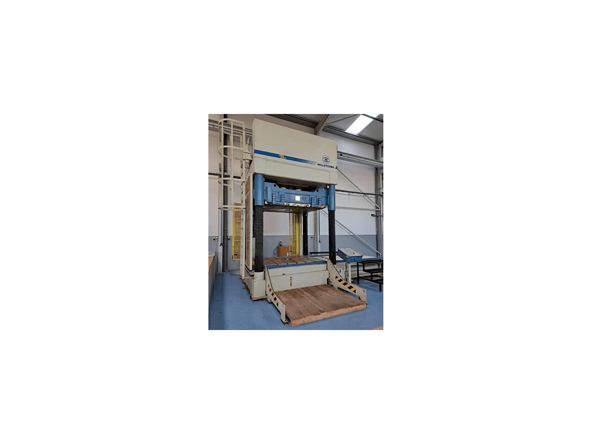 Koneen MILLUTENSIL Mil 203 vasemman sivun näkymä