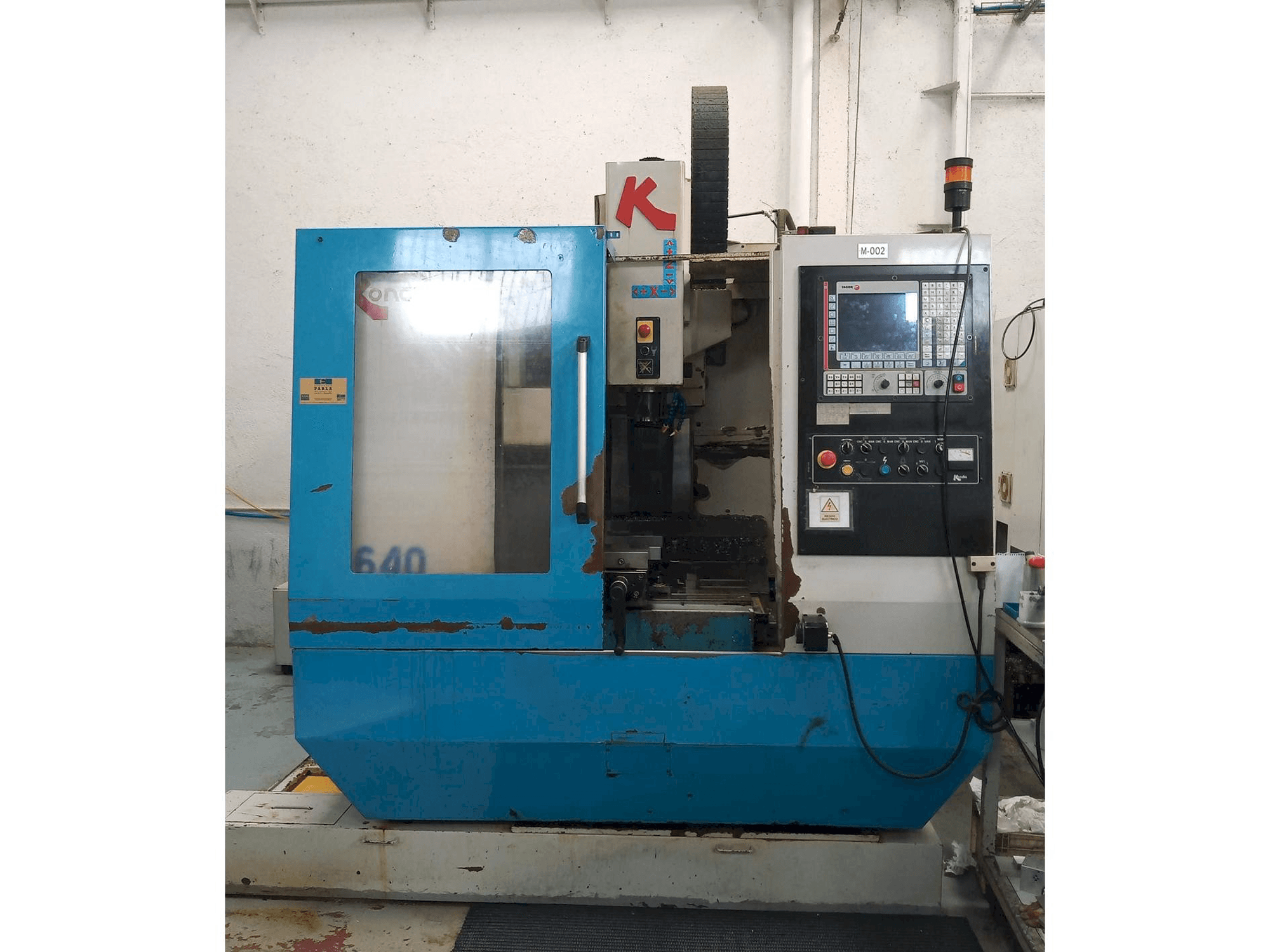 Koneen KONDIA B-640 etunäkymä