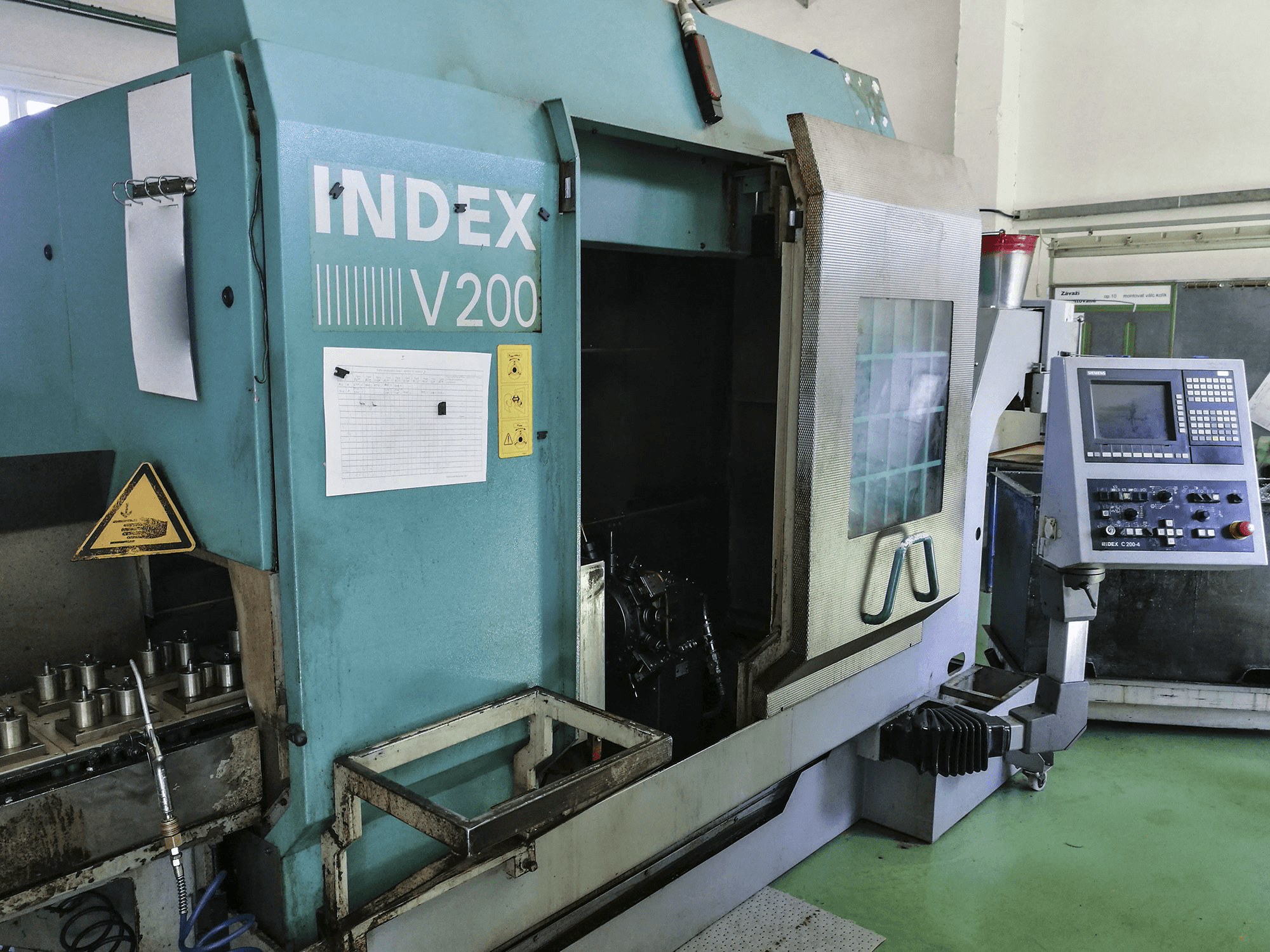 Koneen Index vasen näkymä V200
