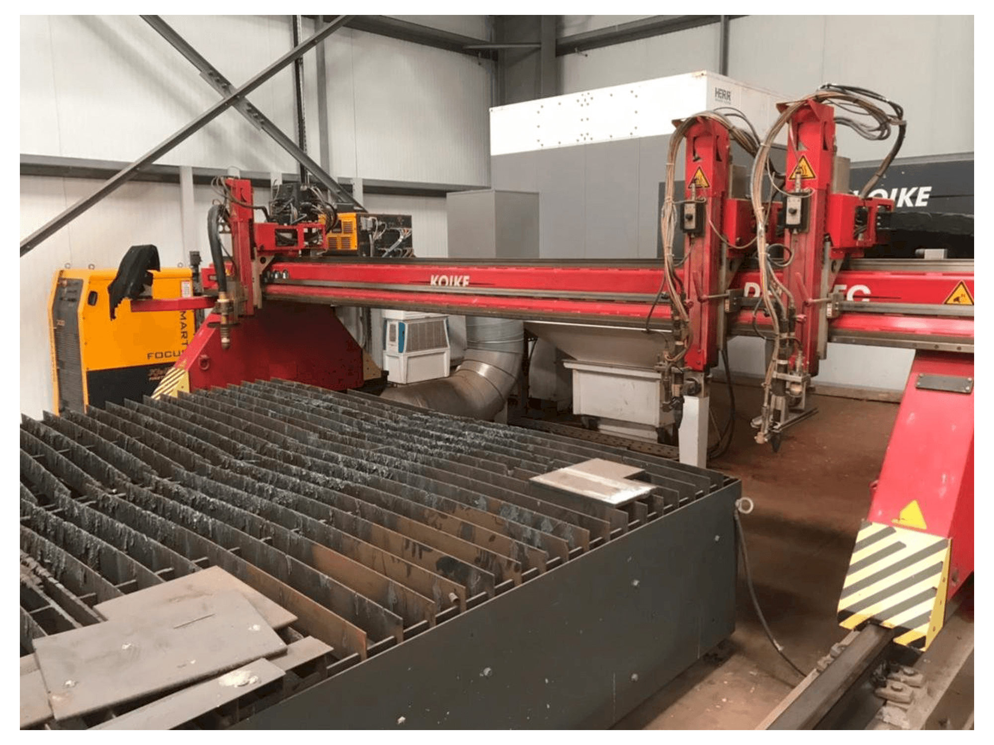 Koneen KOIKE Deltatec 4500 etunäkymä