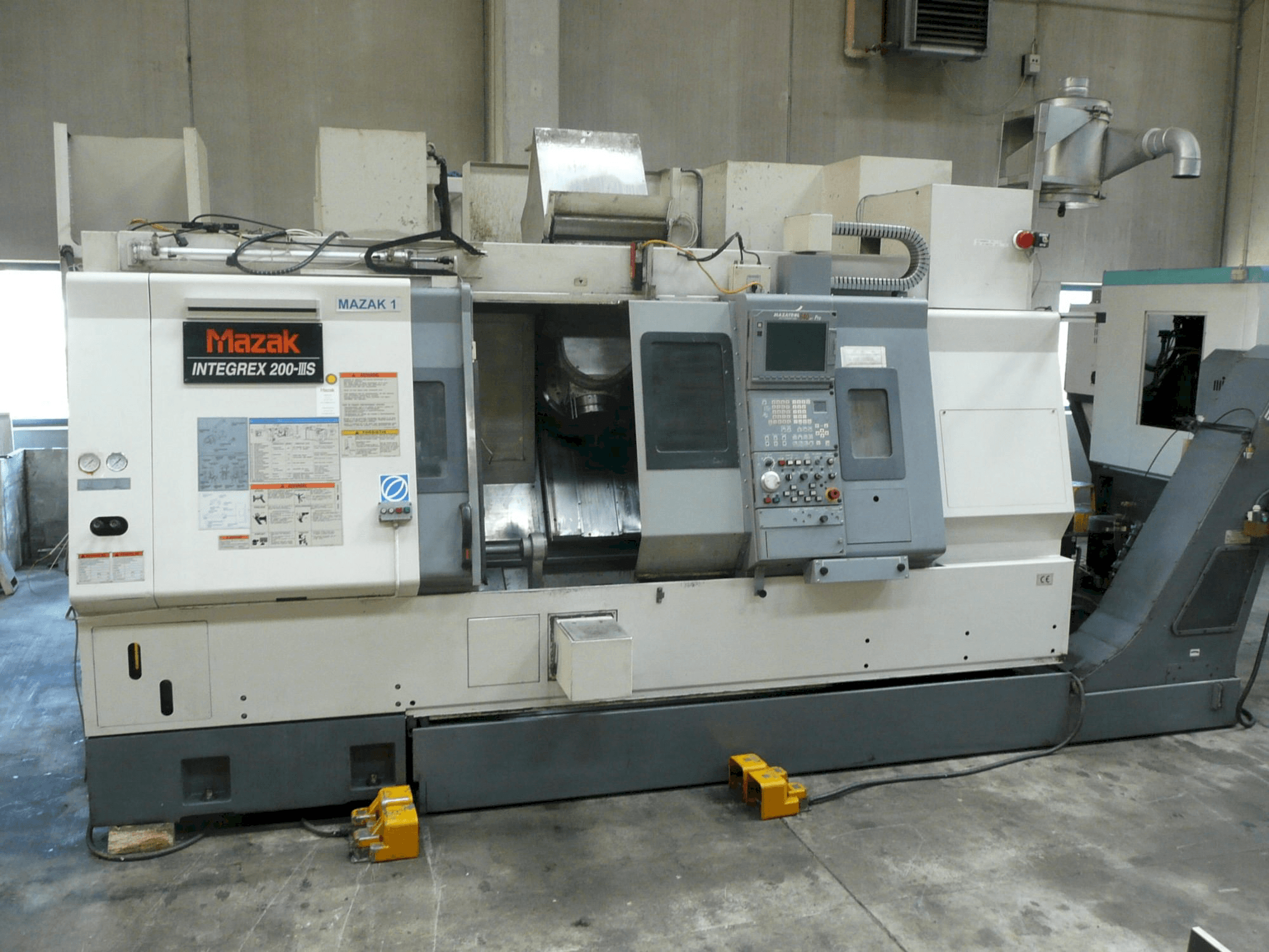 Koneen Mazak INTEGREX 200-IIIS etunäkymä