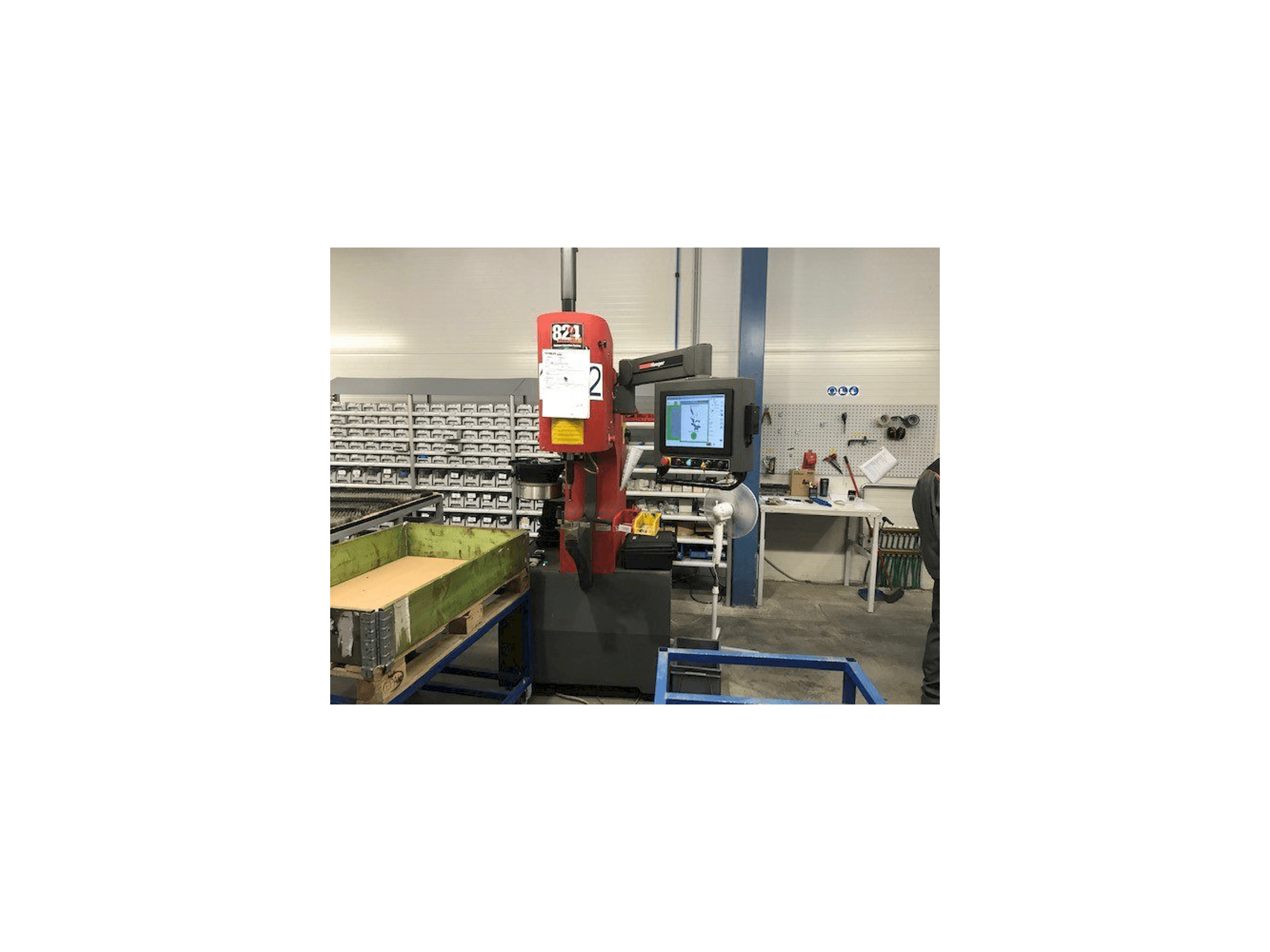 Koneen Haeger WT-824 4e vasemman sivun näkymä