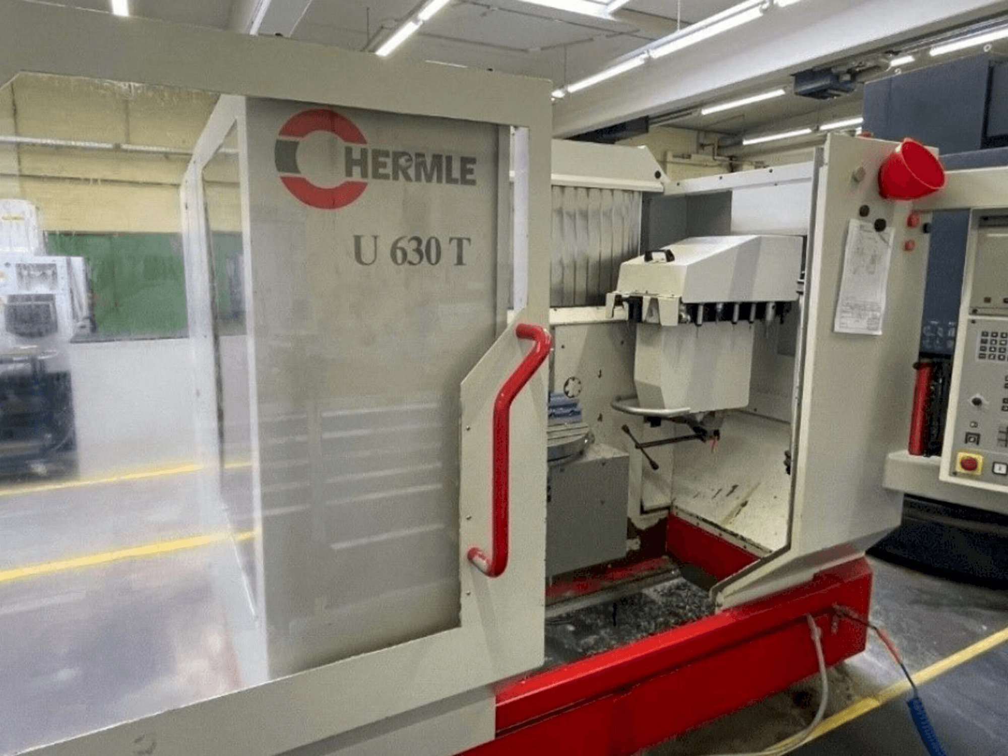 Koneen HERMLE U630T etunäkymä