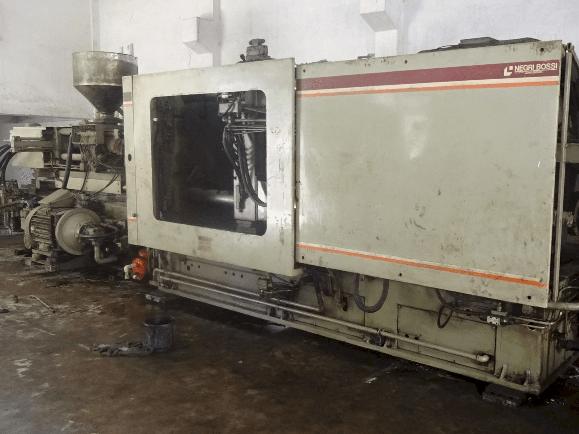 Koneen Negri Bossi oikea näkymä NB 700