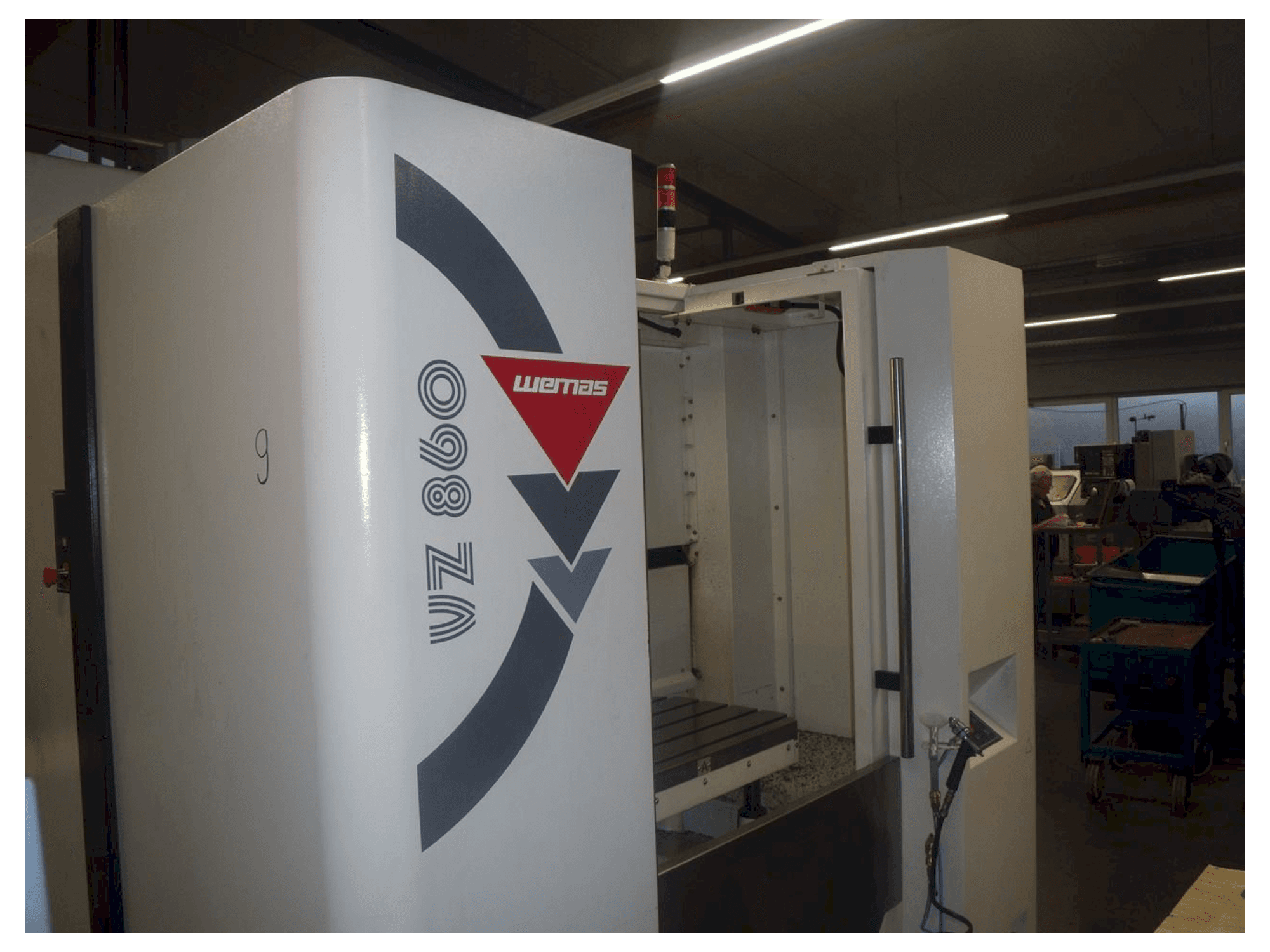 Koneen WEMAS VZ 860 APC etunäkymä