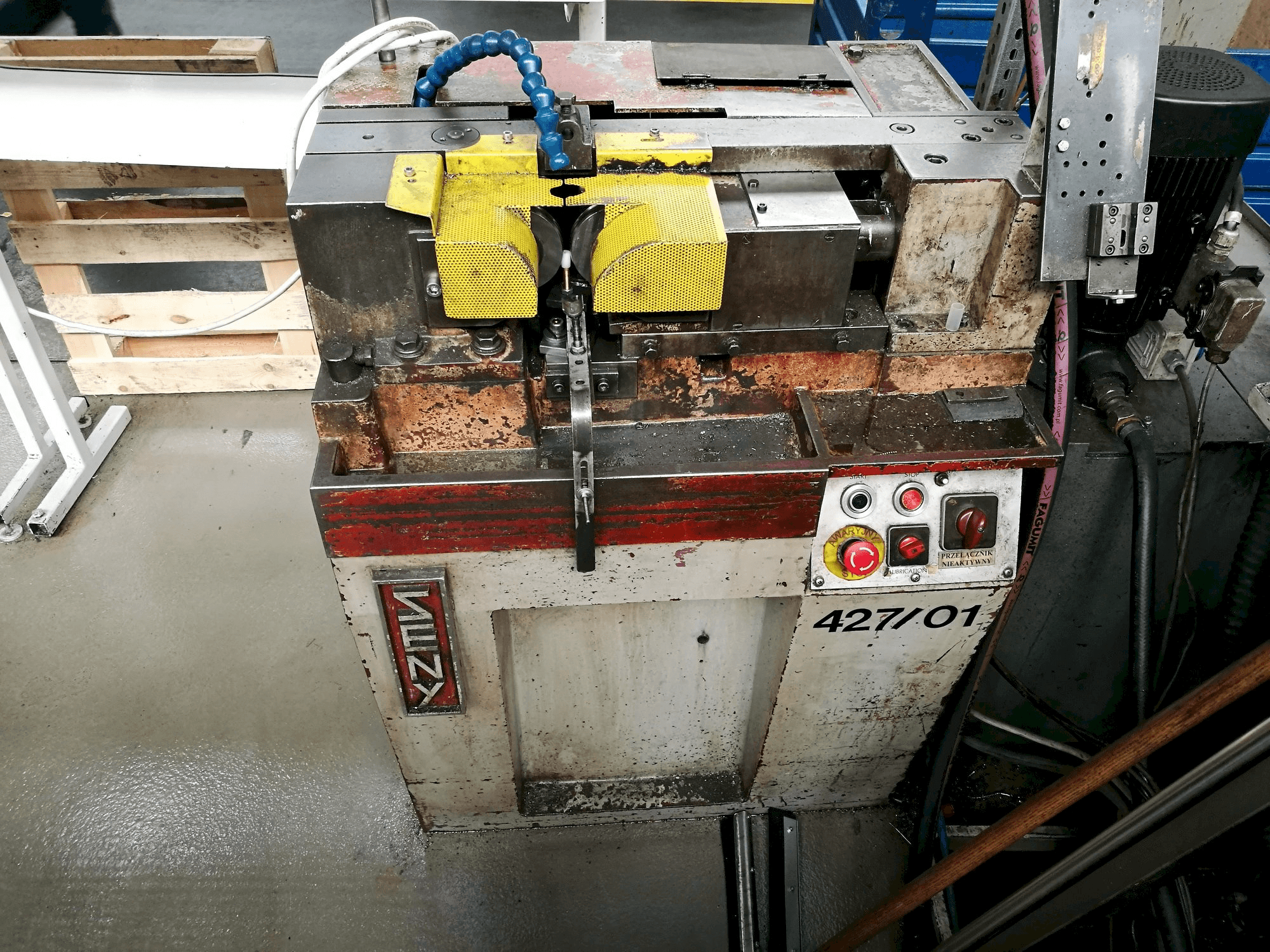 Koneen SENY D30E etunäkymä