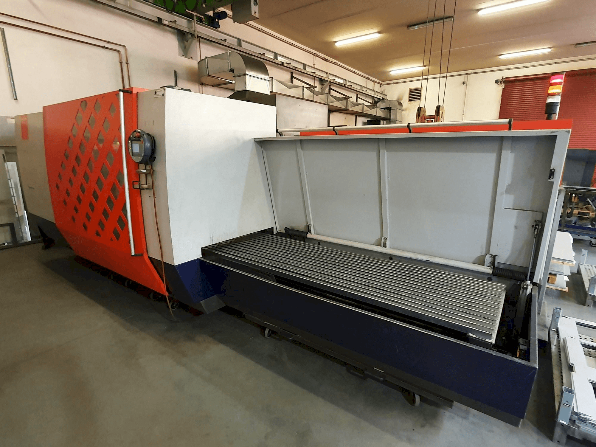 Koneen Bystronic ByVention 3015 etunäkymä