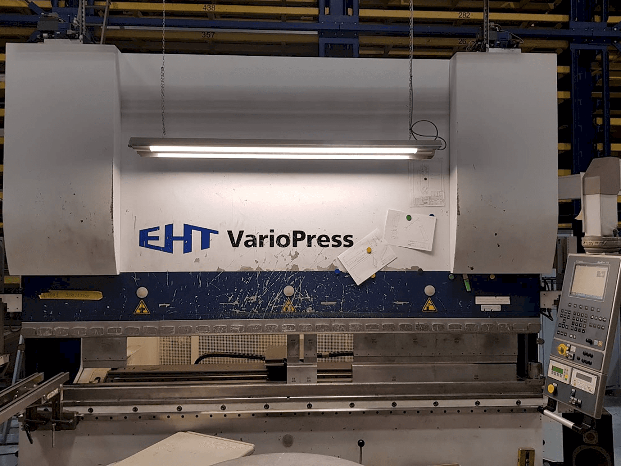 Koneen EHT VarioPress 170-30 etunäkymä