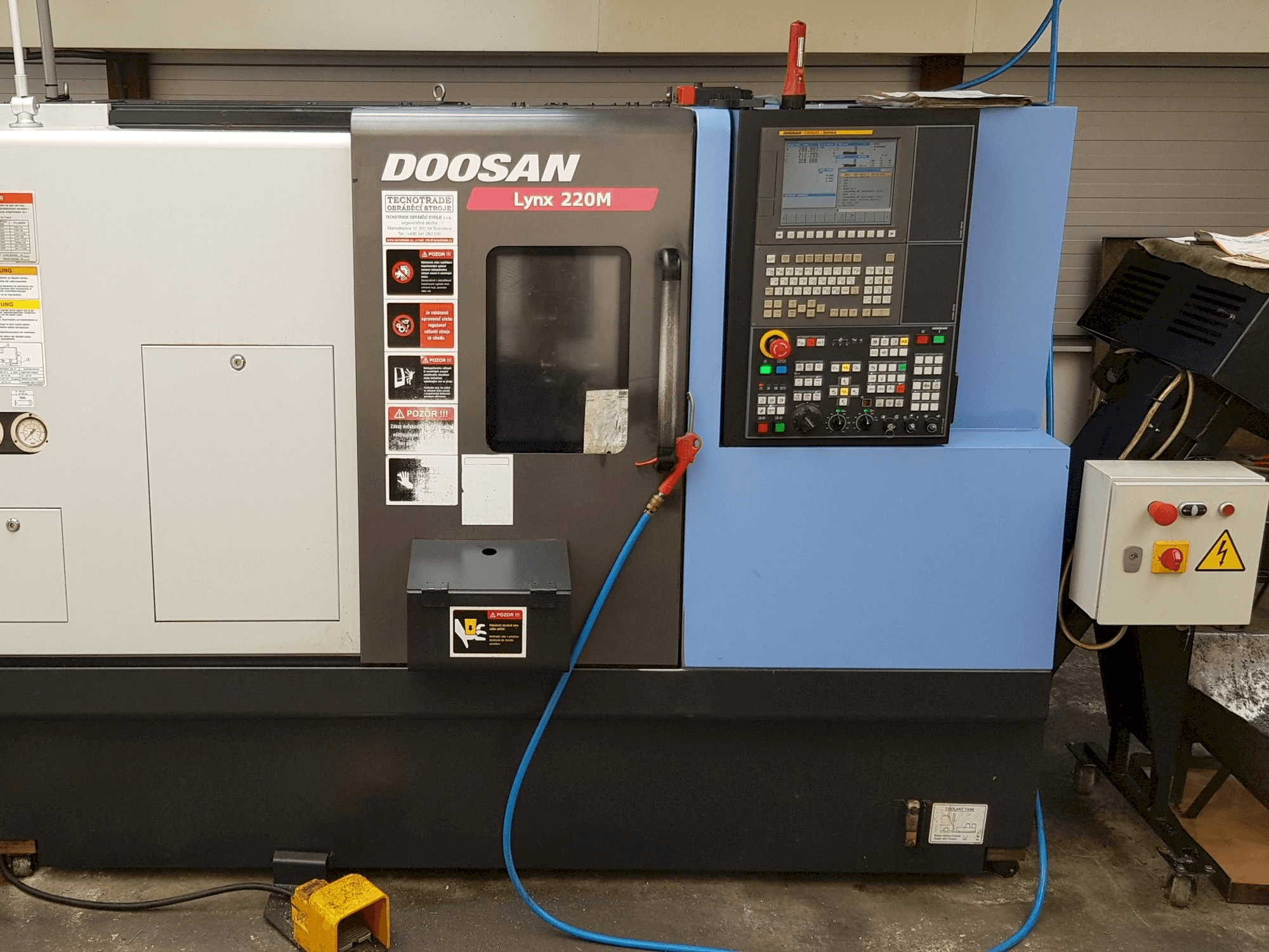 Koneen Doosan Lynx 220 MA etunäkymä