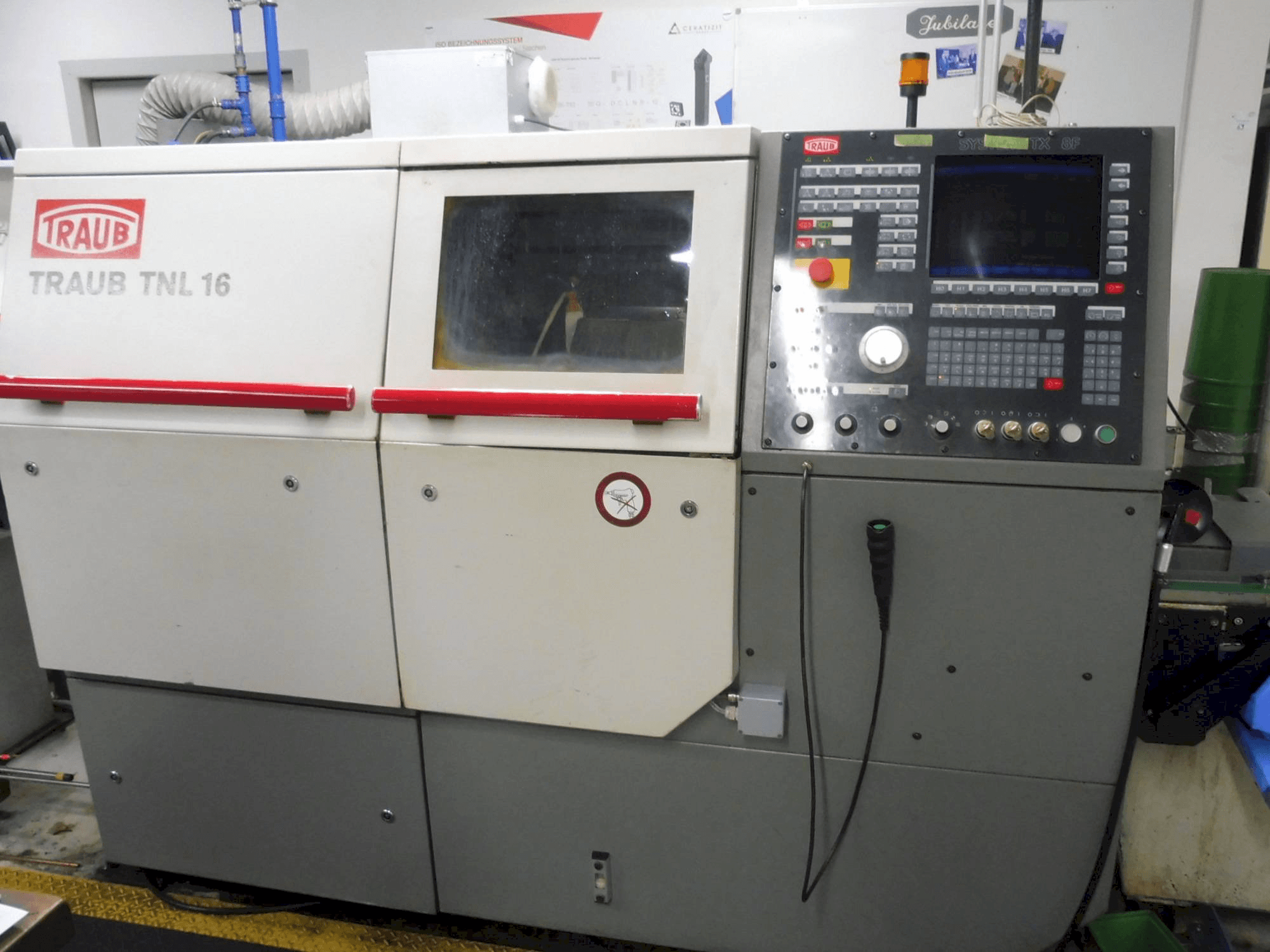 Koneen TRAUB TNL 16 etunäkymä
