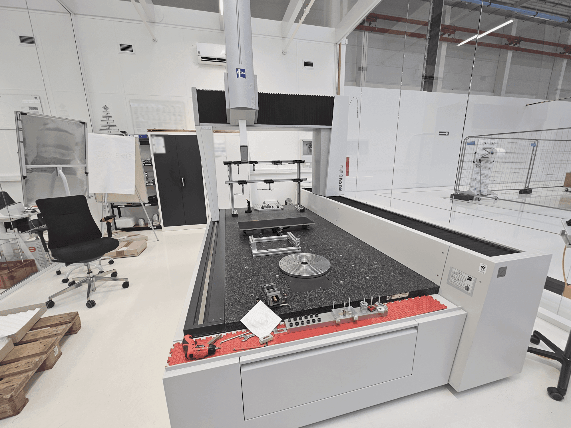 Koneen ZEISS PRISMO 12/24/10 ultra etunäkymä