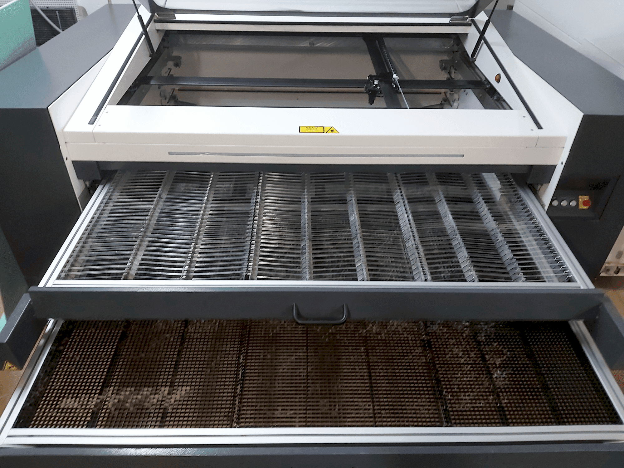 Koneen SEI SPA X-Type 1610 etunäkymä