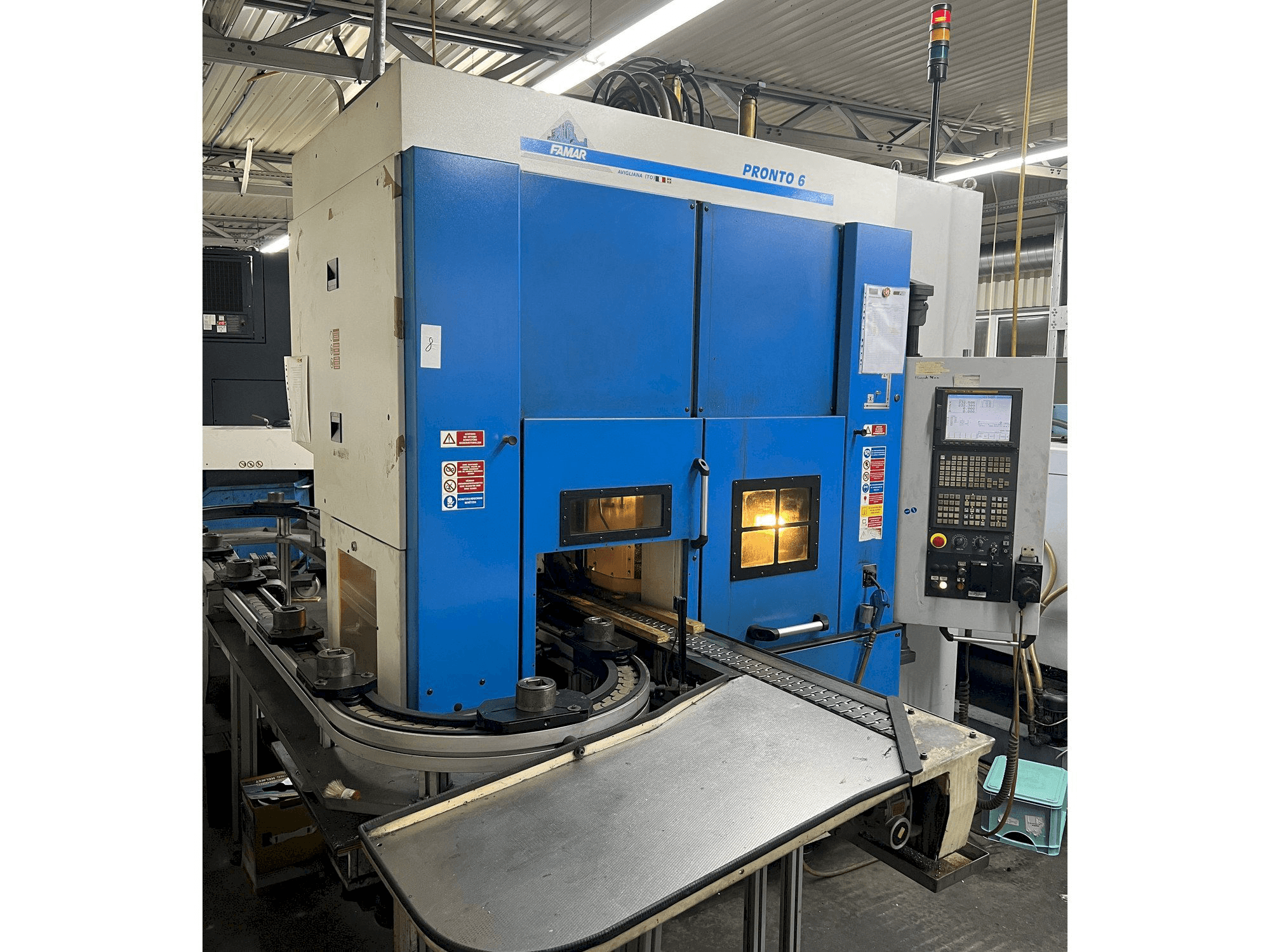 Koneen Famar Pronto 6 etunäkymä