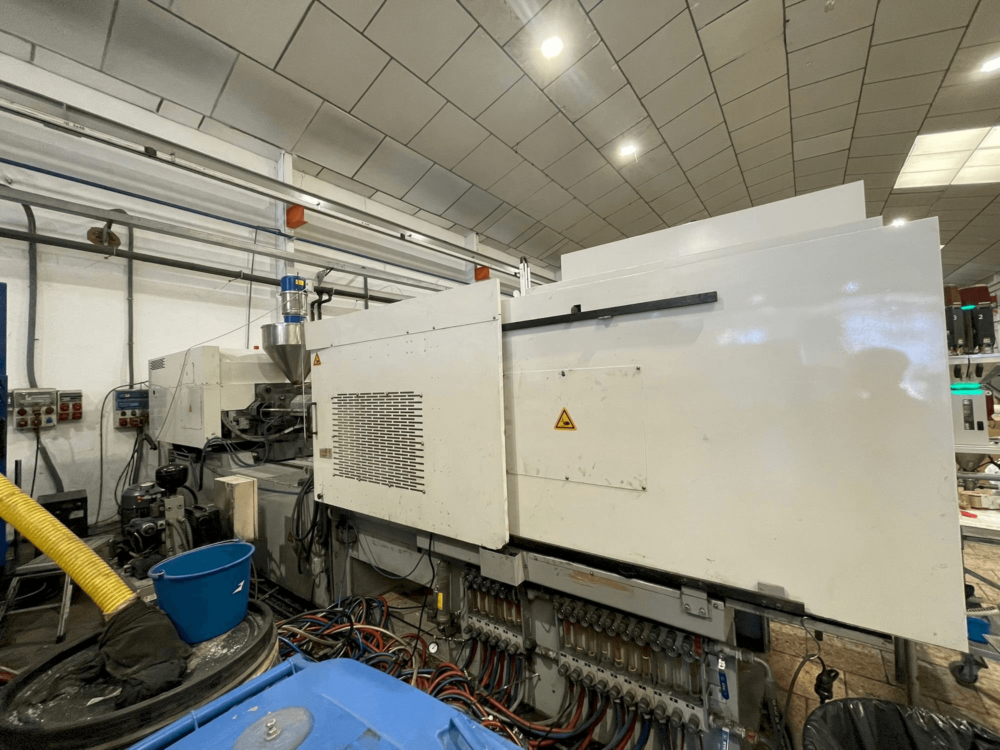 Koneen Toyo Si-280-V vasen näkymä