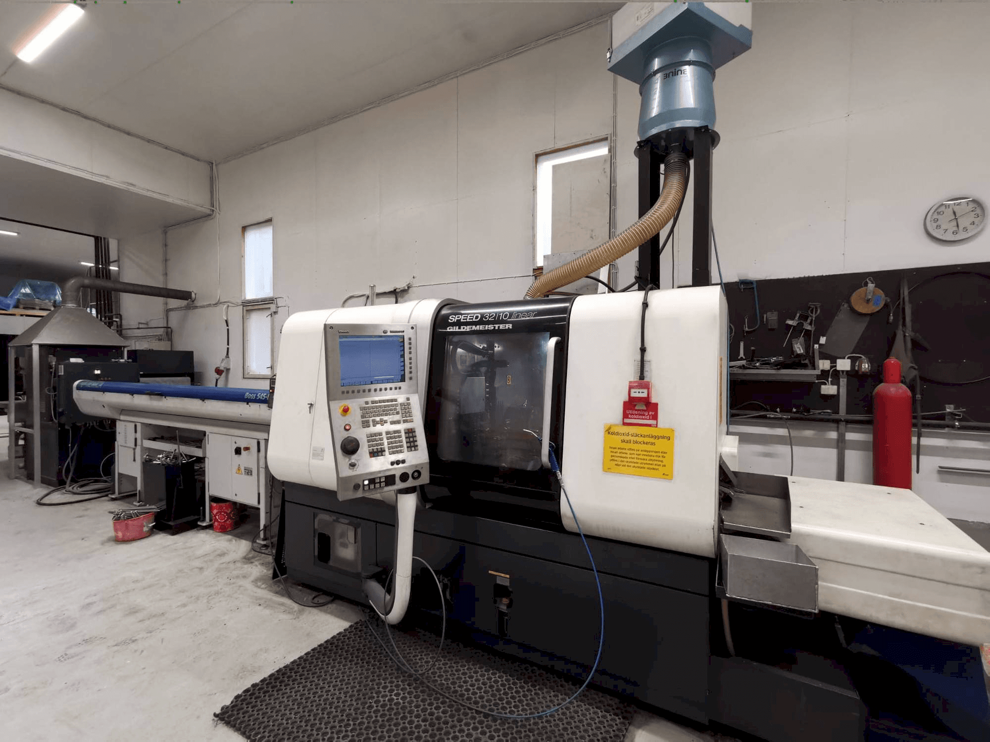 Koneen Gildemeister Speed 32-10 linear etunäkymä