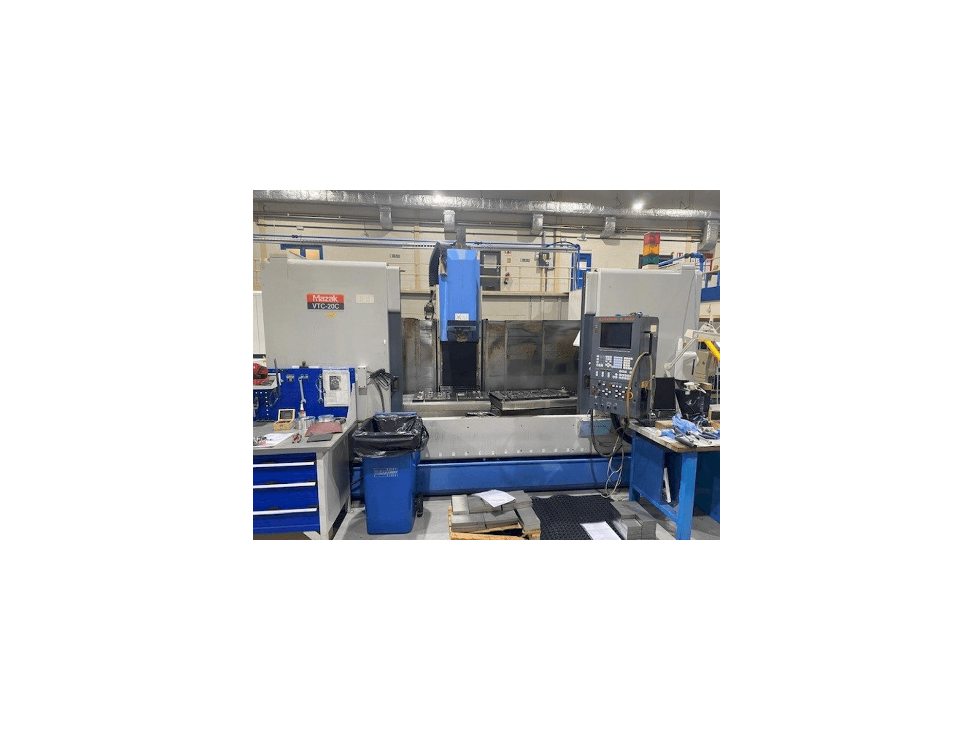Koneen Mazak VTC-20C etunäkymä