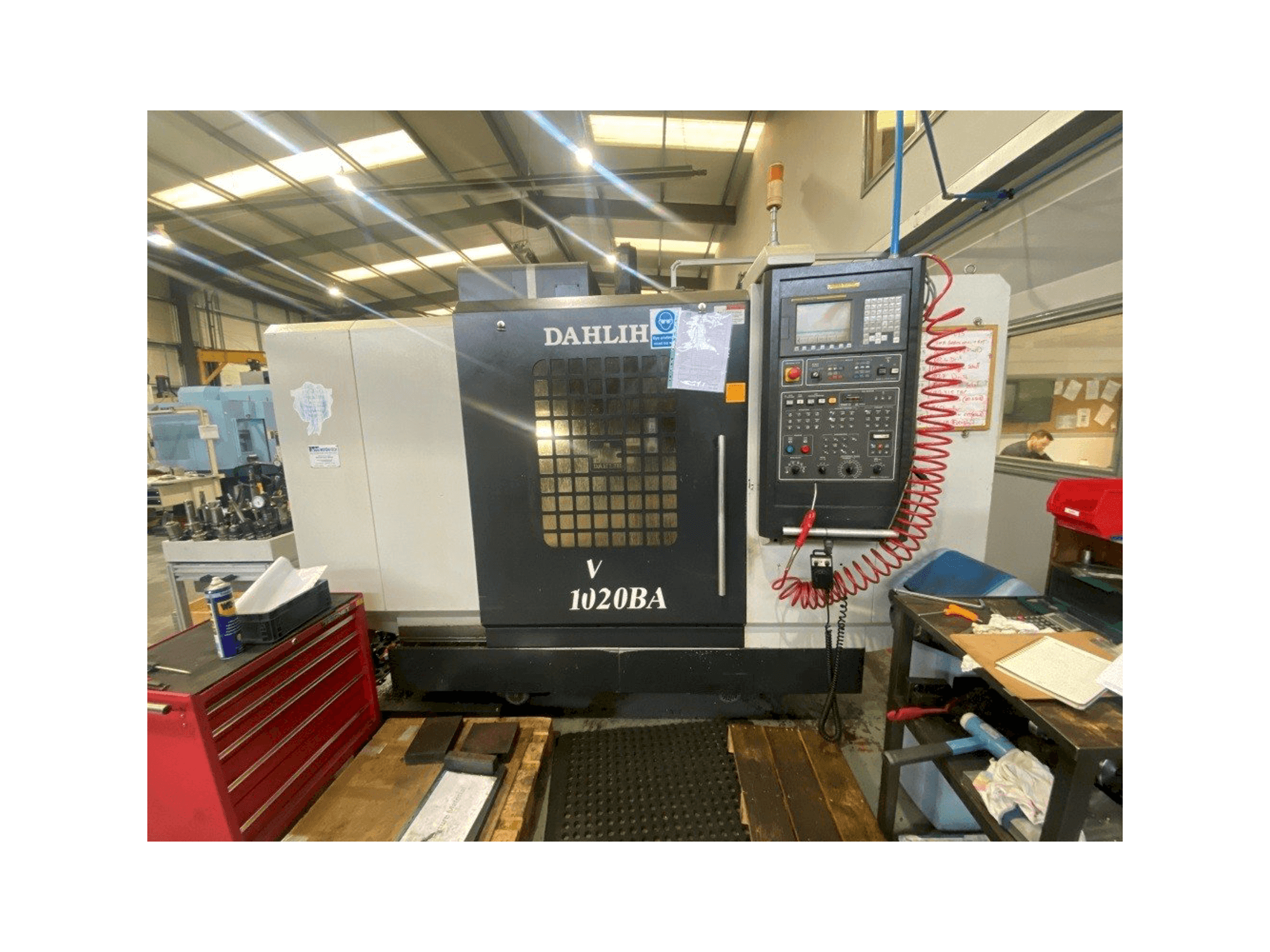 Koneen DAH LIH MCV 1020 BA etunäkymä