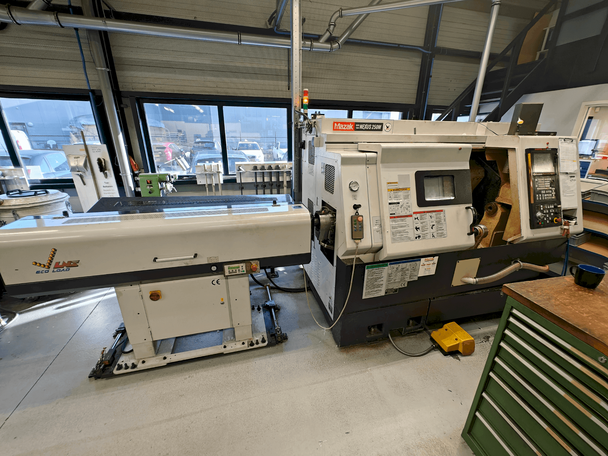 Koneen Mazak Quick Turn Nexus 250M etunäkymä