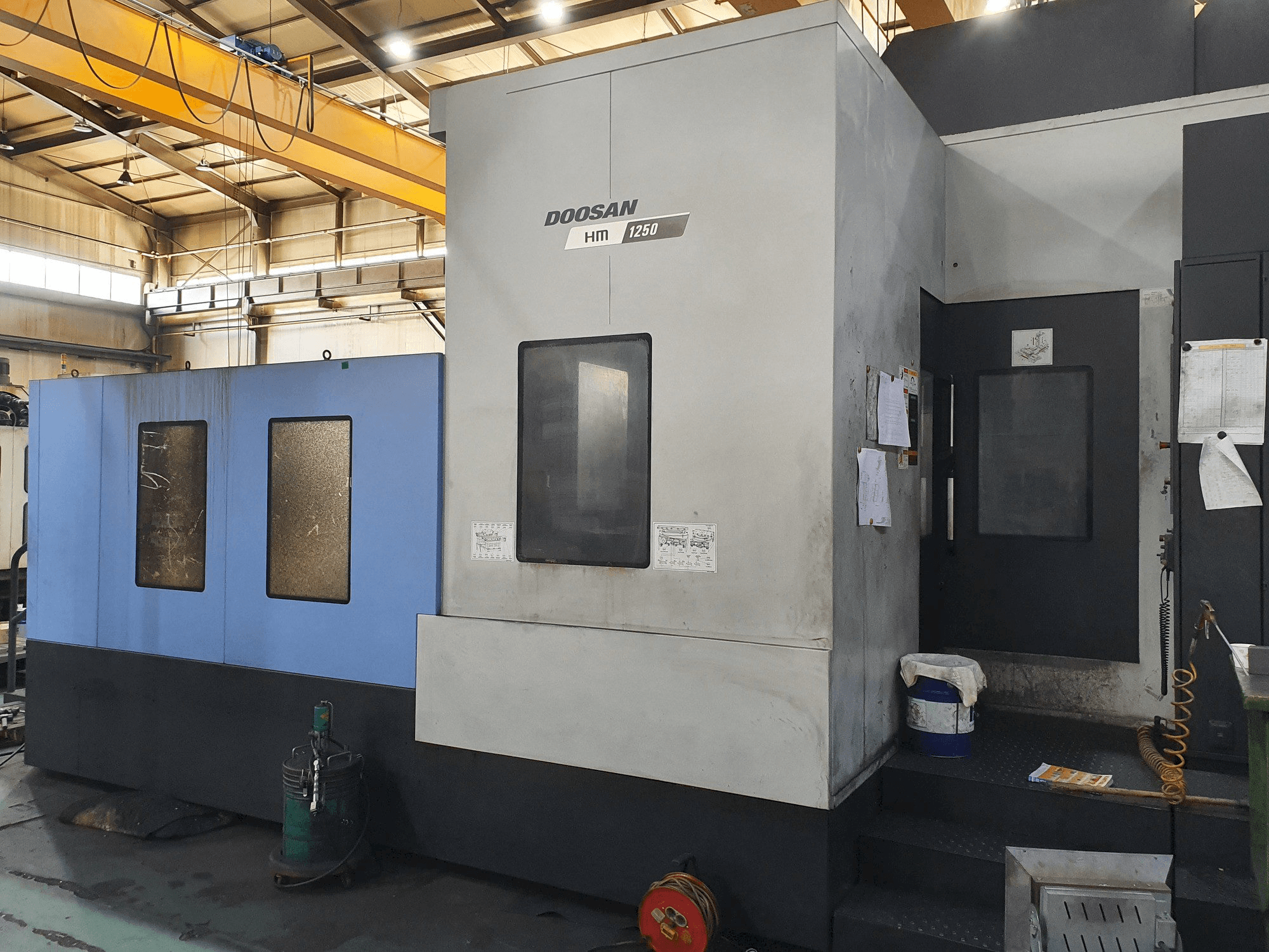 Koneen Doosan HM 1250 etunäkymä