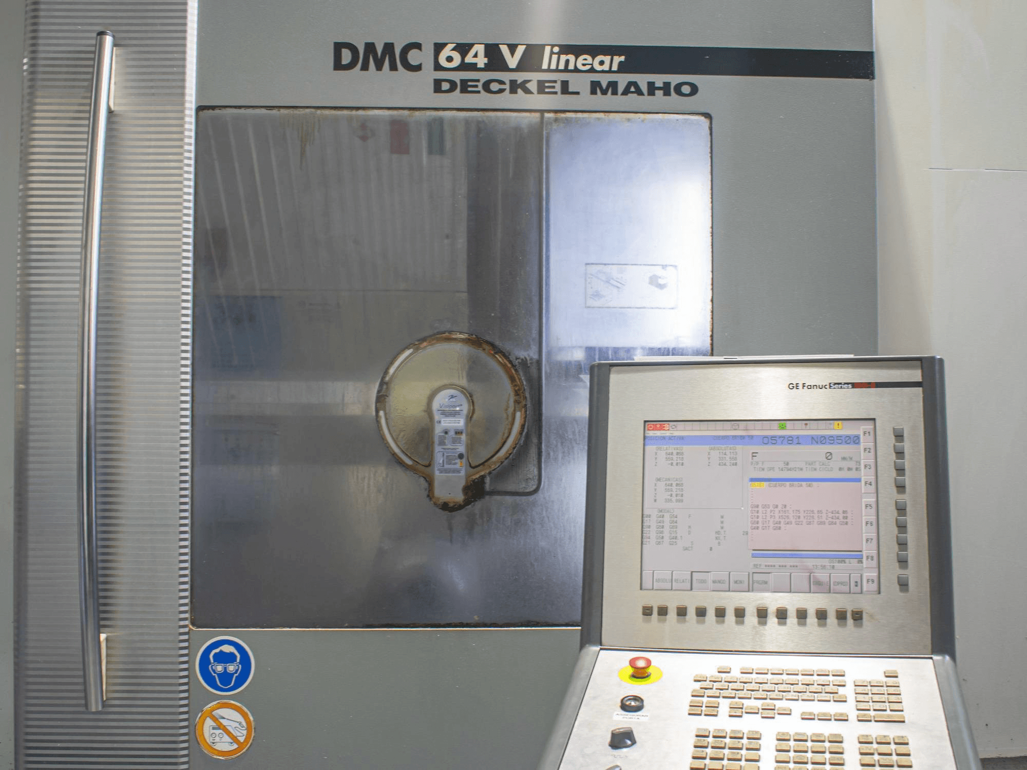 Koneen DECKEL MAHO DMC 64 V linear etunäkymä