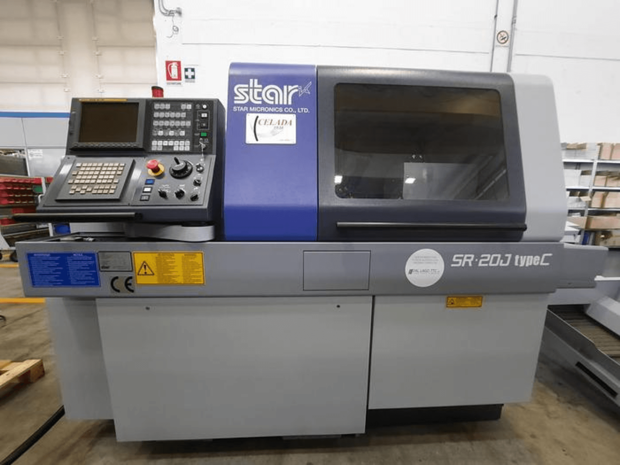 Star Micronics SR-20J C-tyypin CNC-sorvi, etukuva, jossa on ohjauspaneeli ja näyttö sekä käyttöpainikkeet.