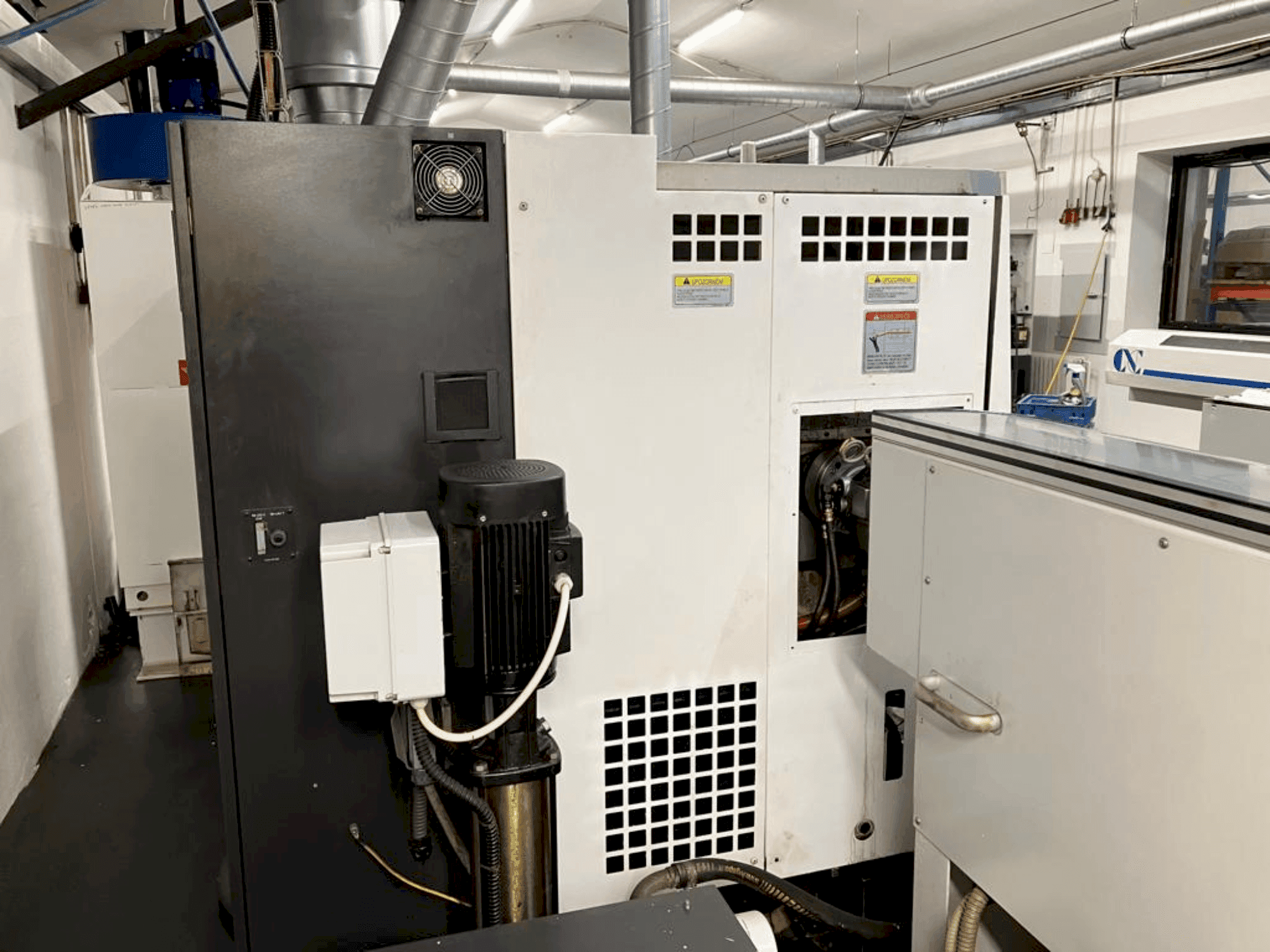 Koneen Okuma LB2000EXII MC etunäkymä