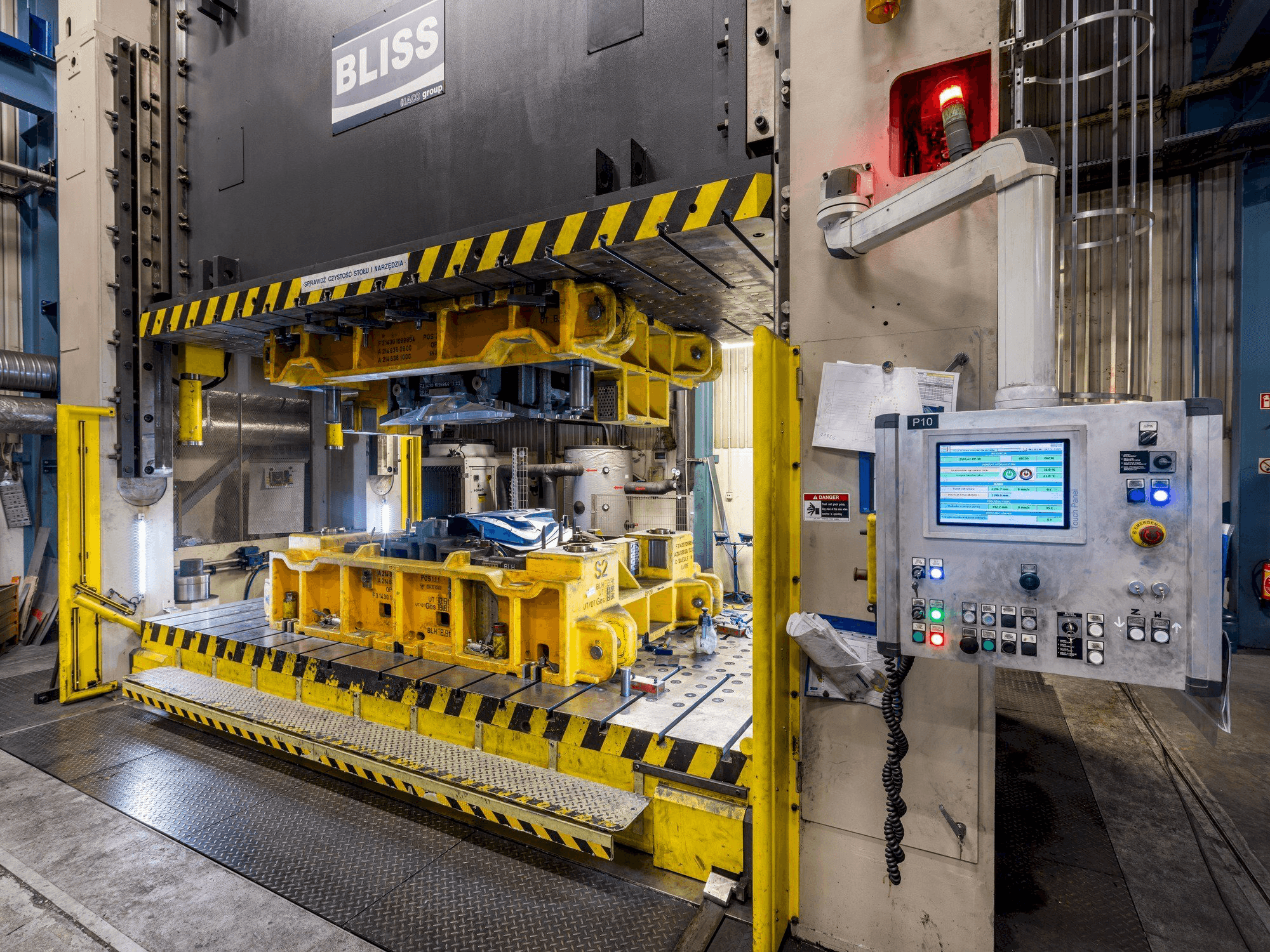 Koneen BLISS-BRET PHD 1500 etunäkymä