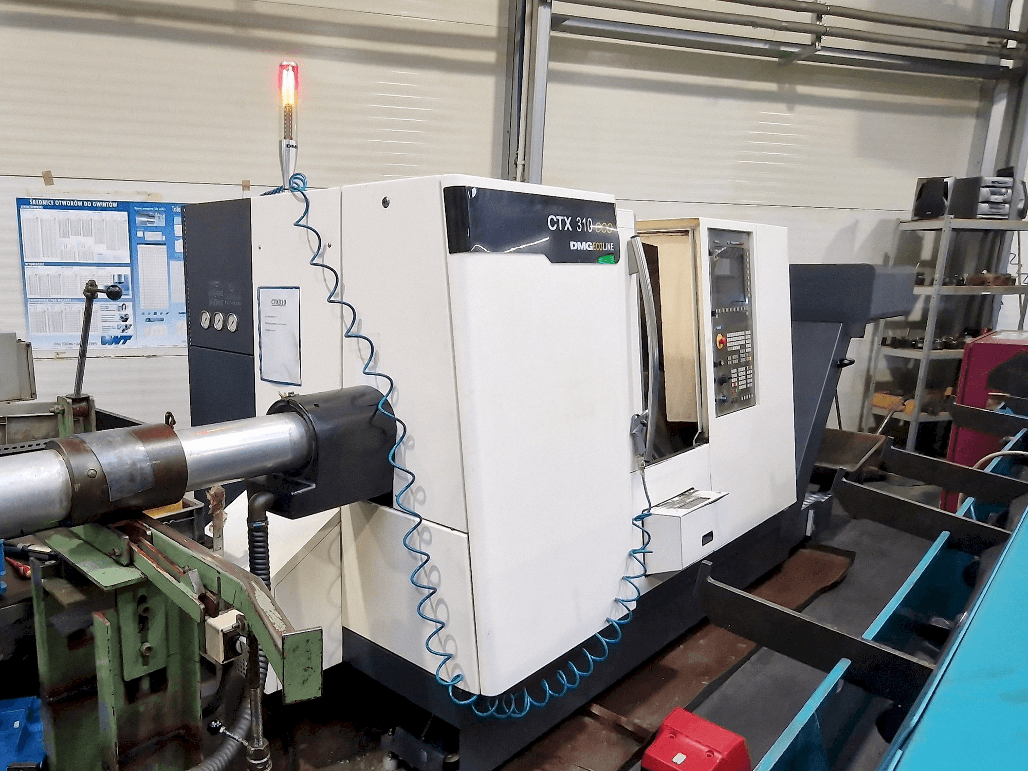 Koneen DMG CTX 310 ecoline vasemman sivun näkymä