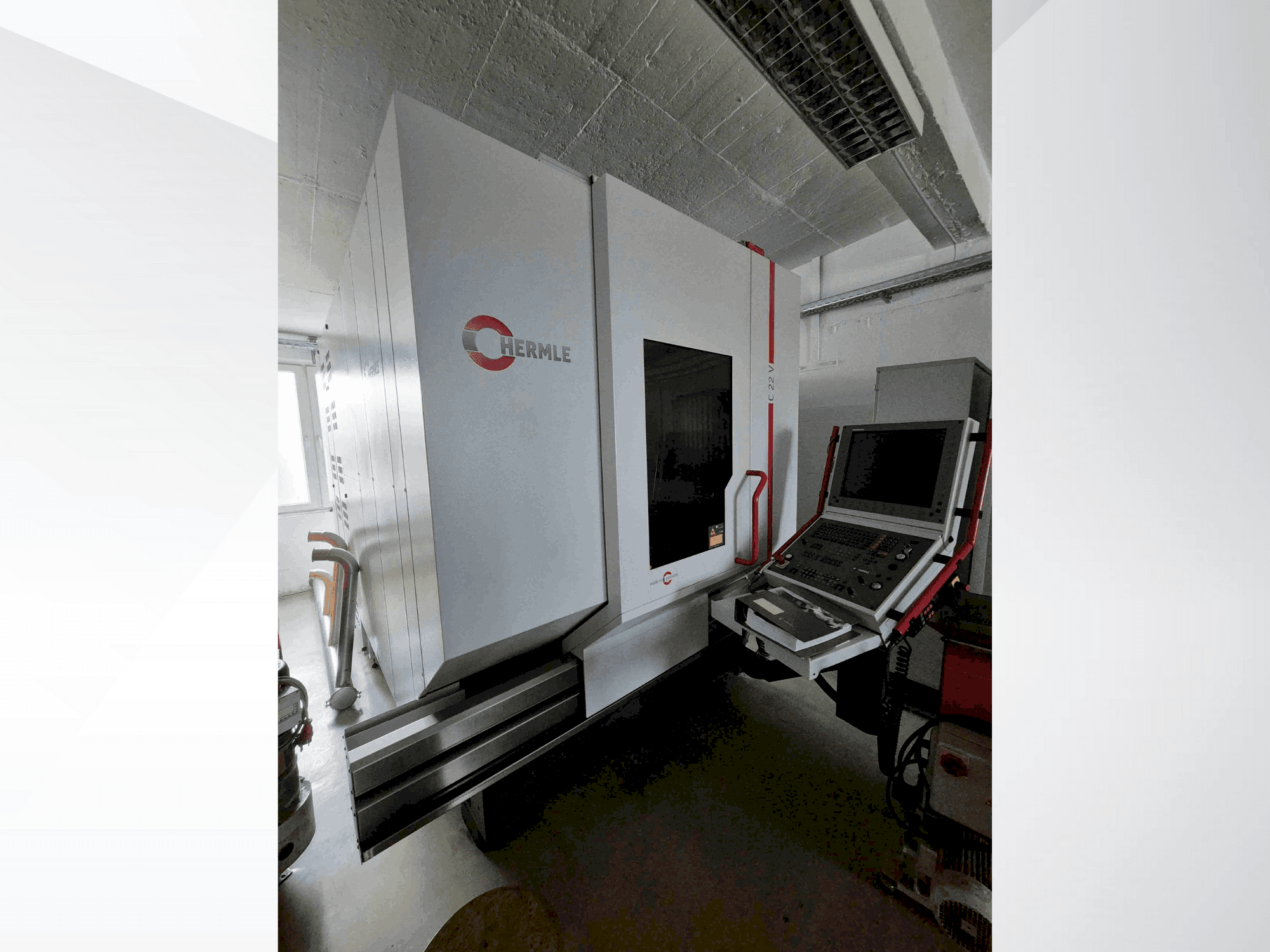 Koneen HERMLE C22 V etunäkymä