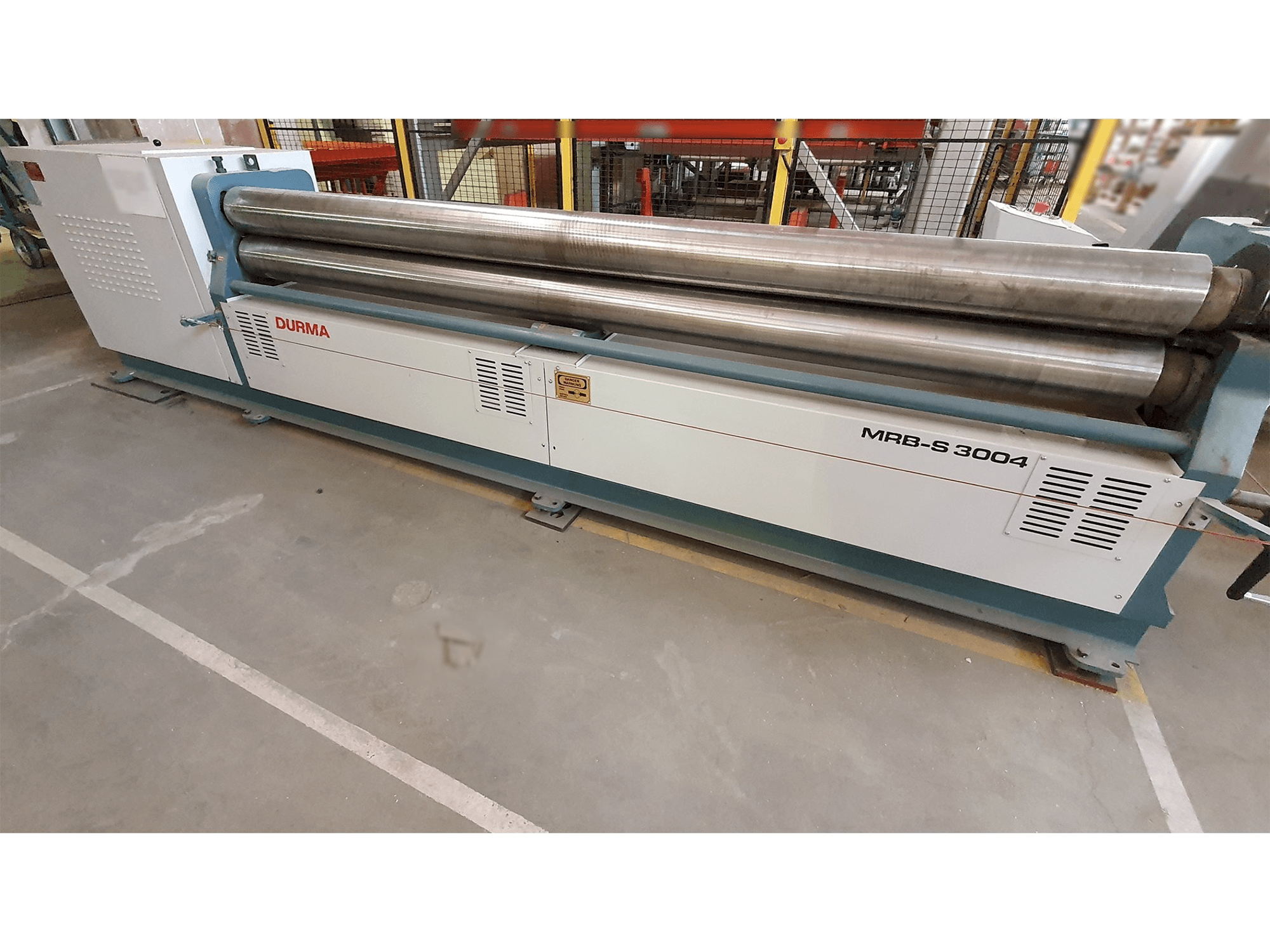 Koneen Durma MRB S 3004 etunäkymä