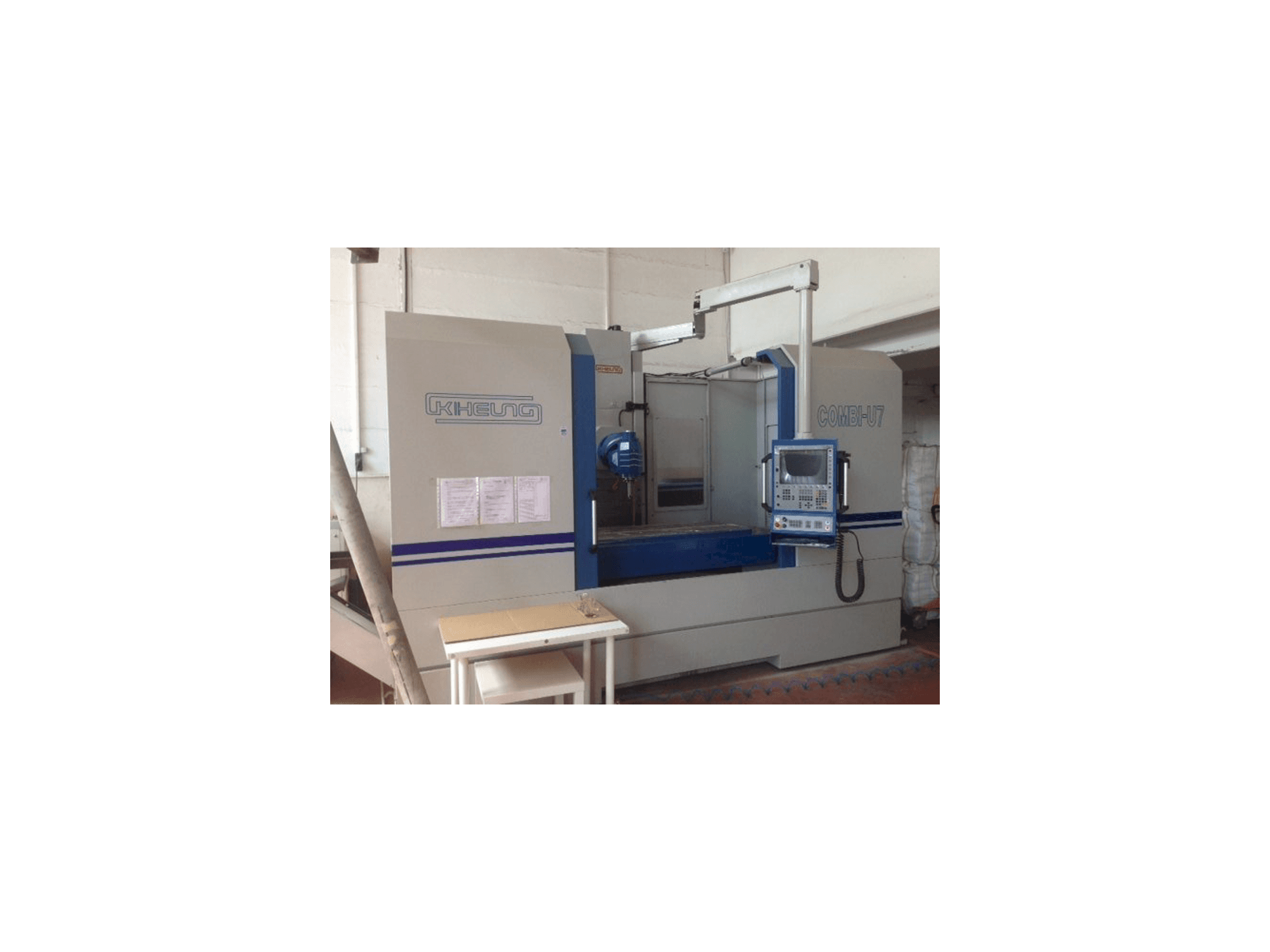 Koneen KIHEUNG COMBI U7 etunäkymä