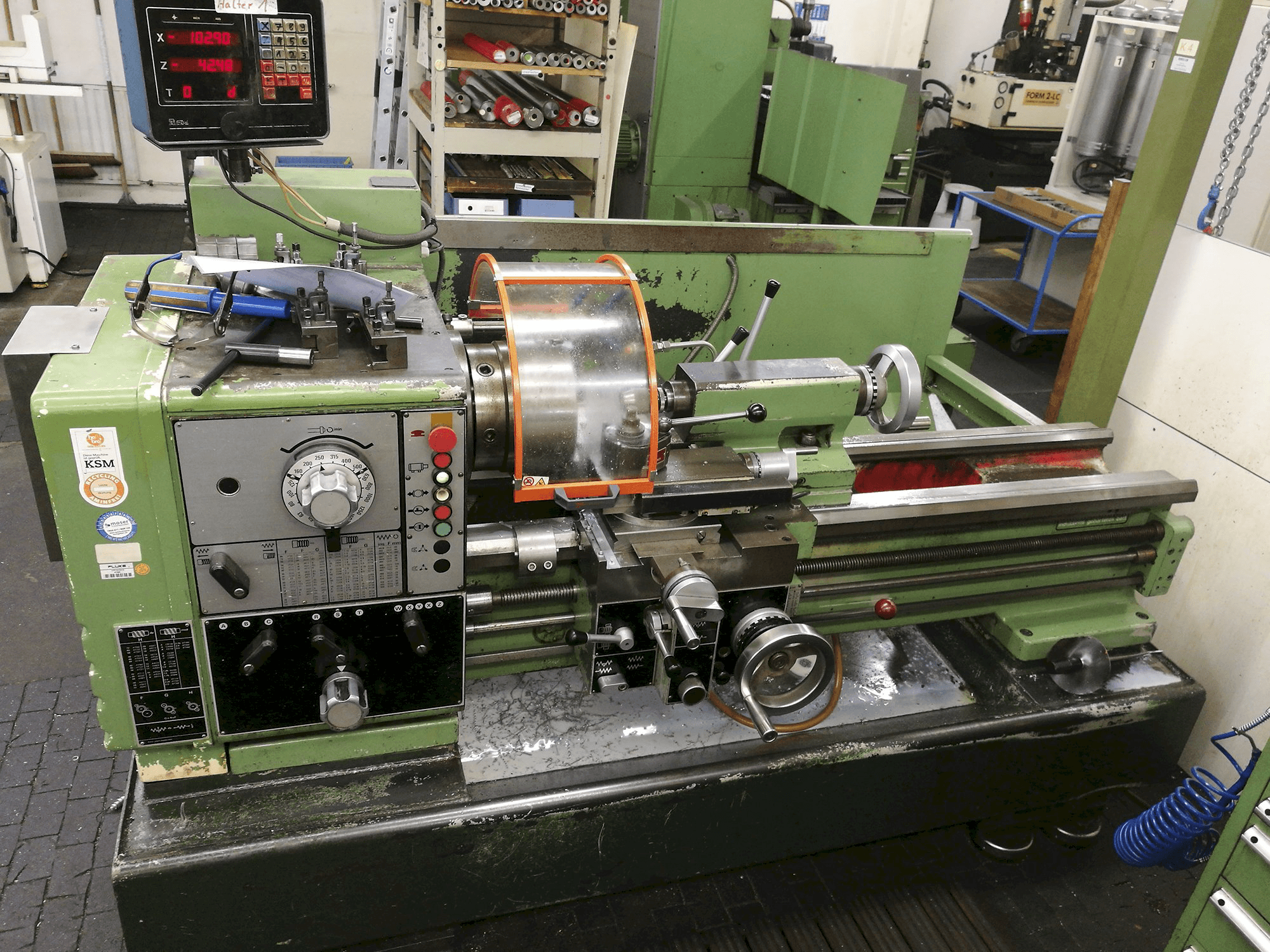 Koneen Harrison etunäkymä M400