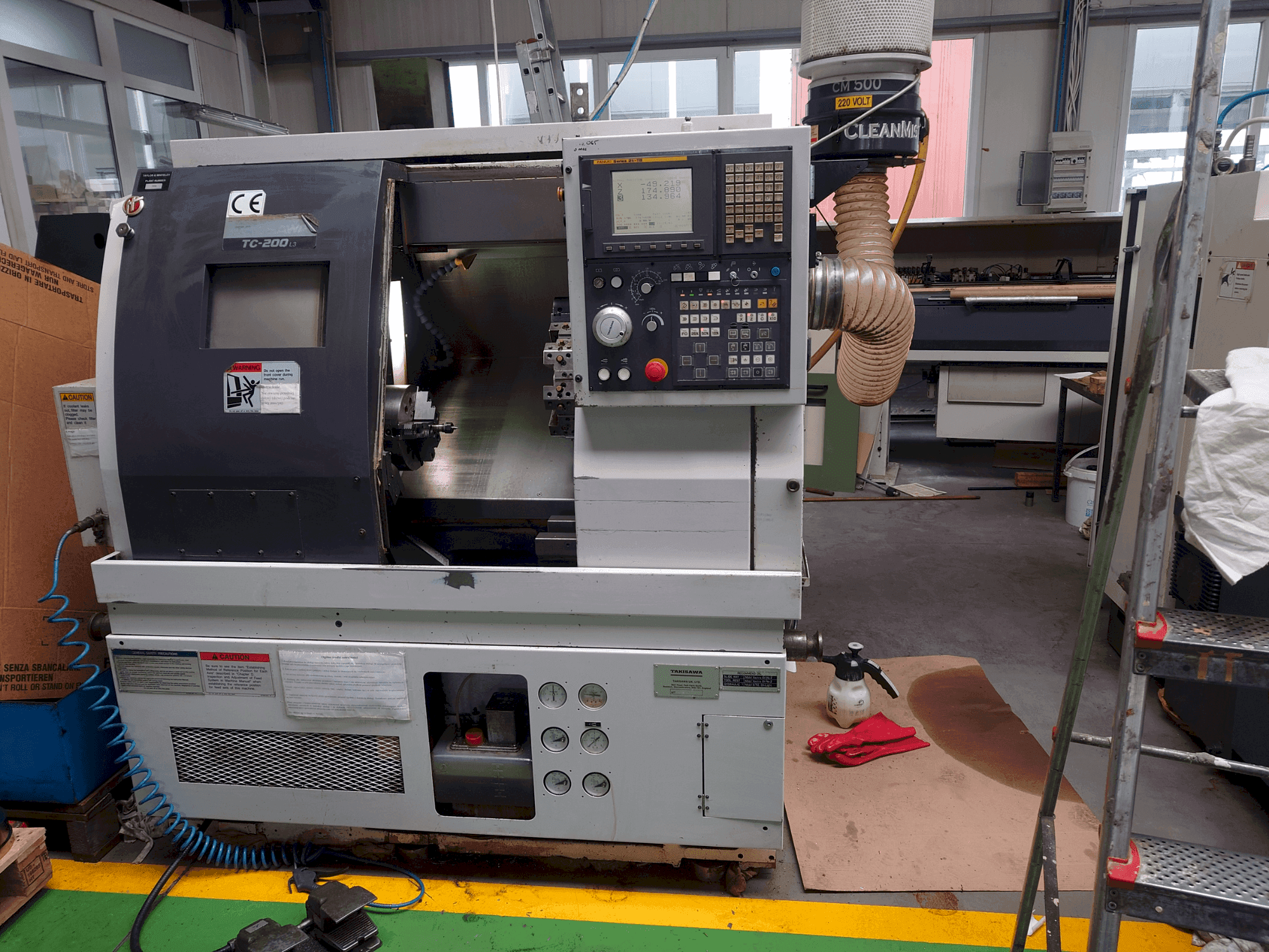 Koneen Takisawa TC-200 L3 etunäkymä