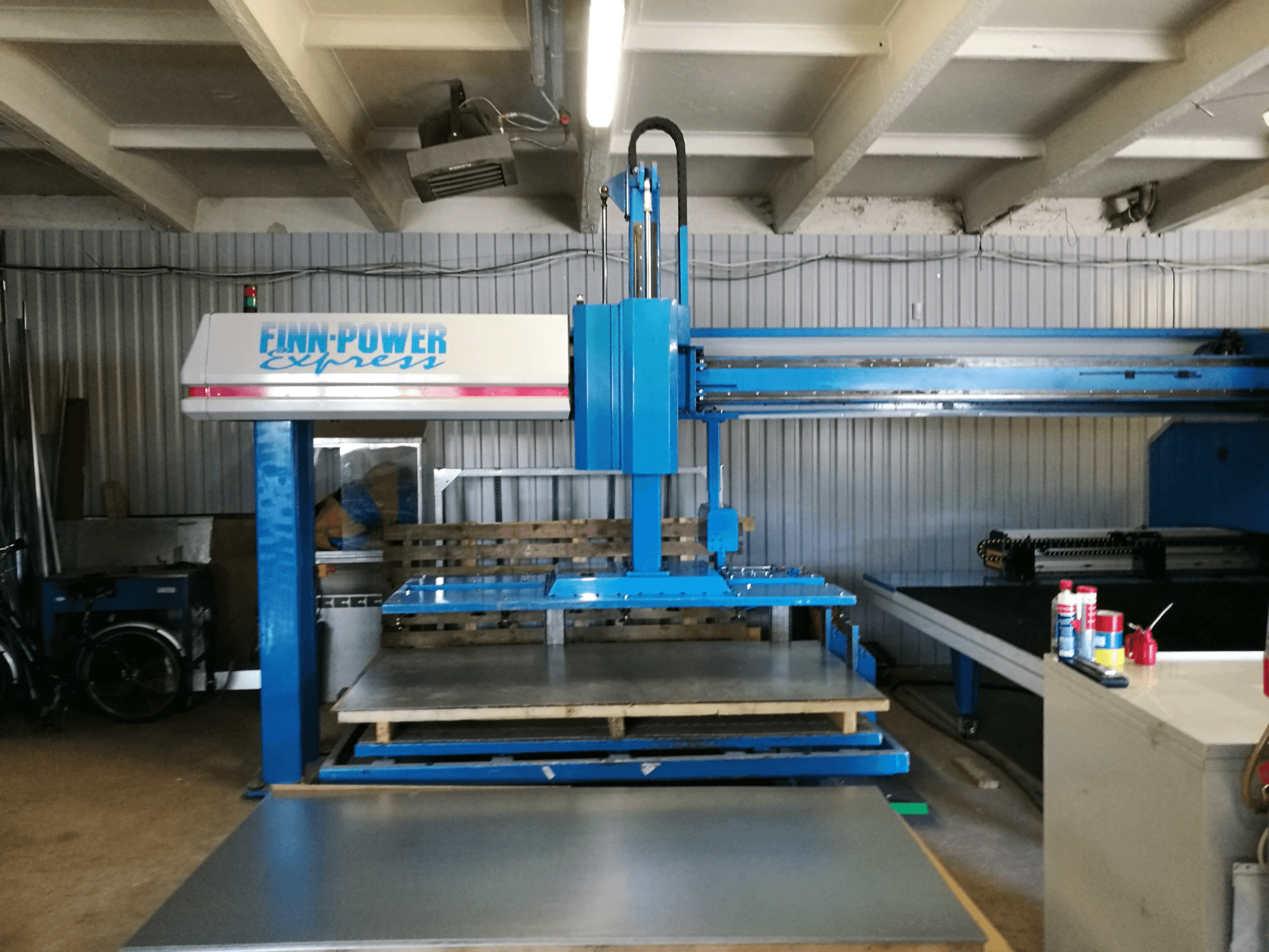 Koneen Finn-Power etunäkymä A5-20 SB