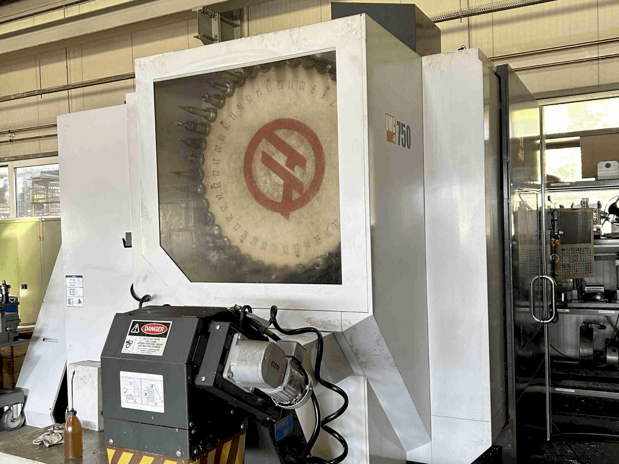 Koneen HAAS UMC-750 etunäkymä