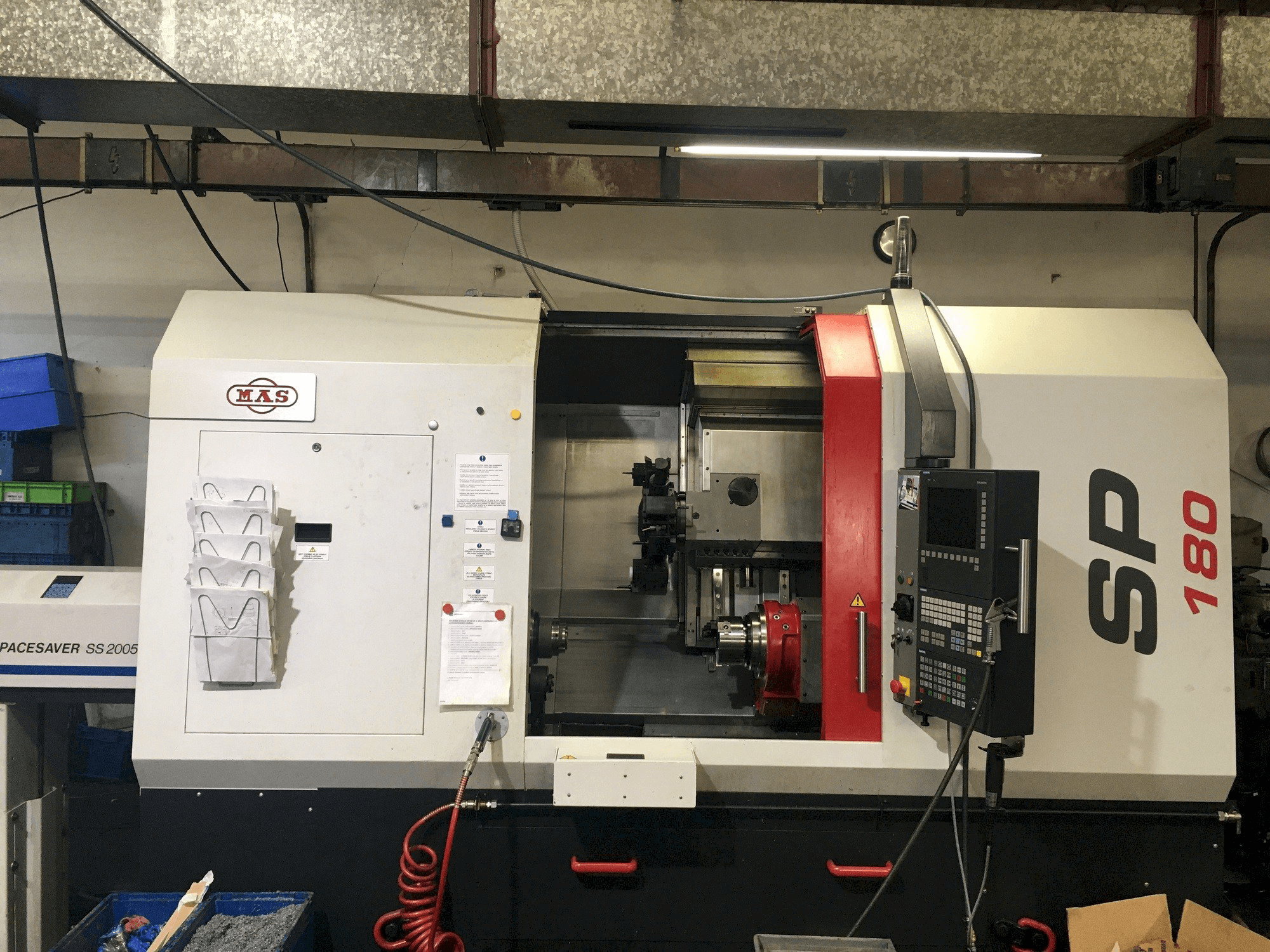 Koneen KOVOSVIT MAS SP 180 SY etunäkymä