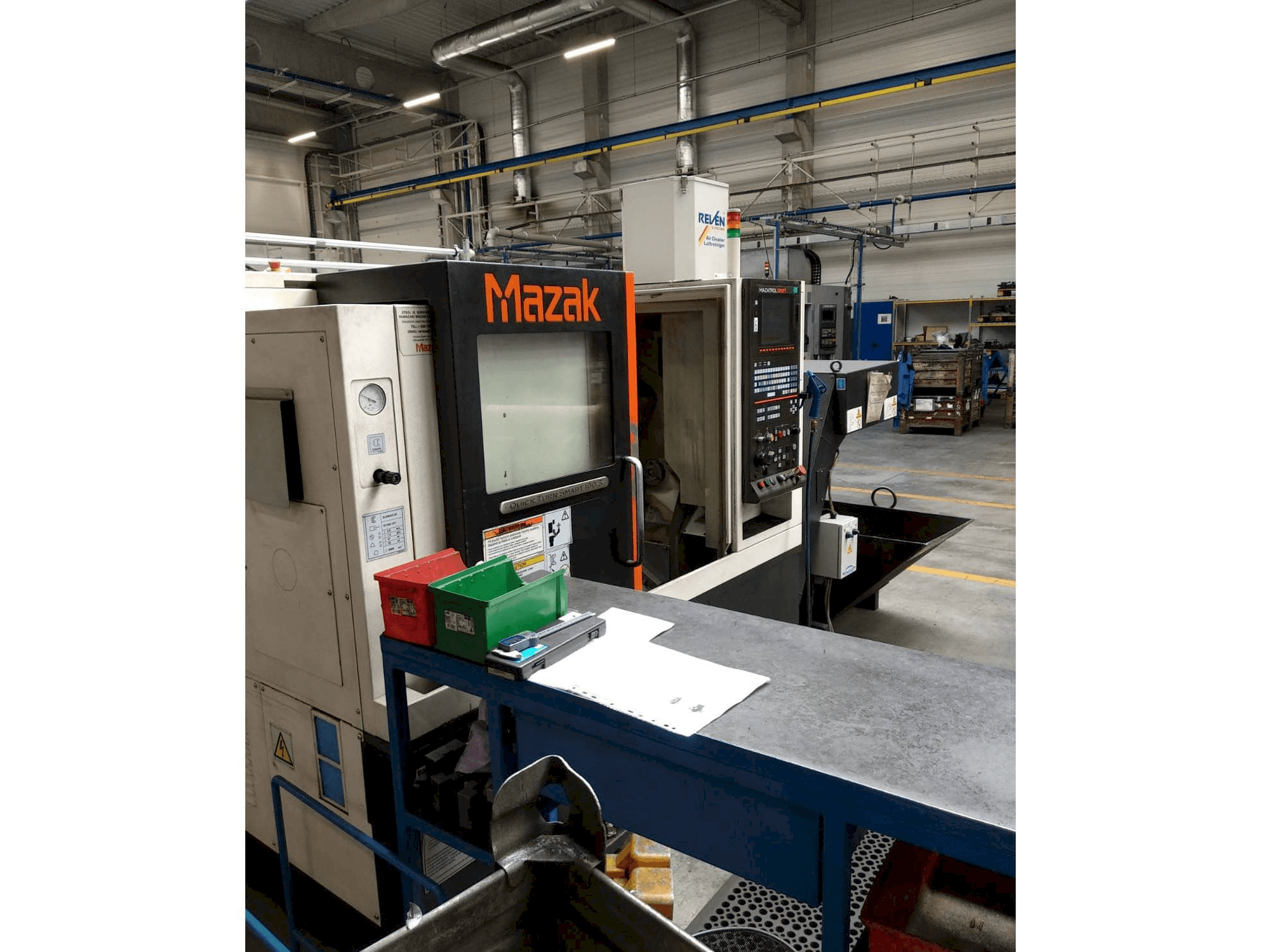 Koneen Mazak Quick Turn Smart 100 S etunäkymä