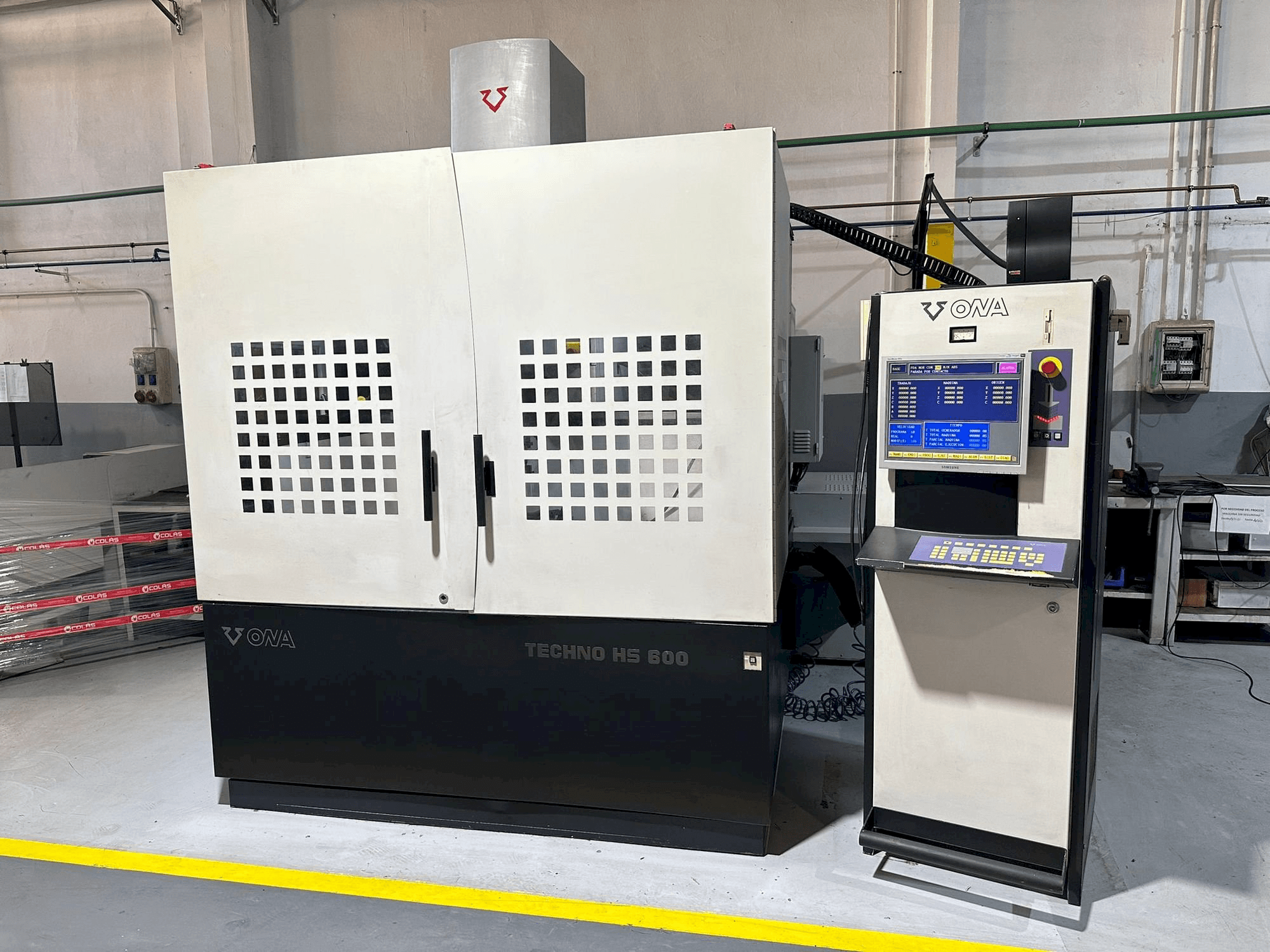 Koneen ONA HS 600 etunäkymä