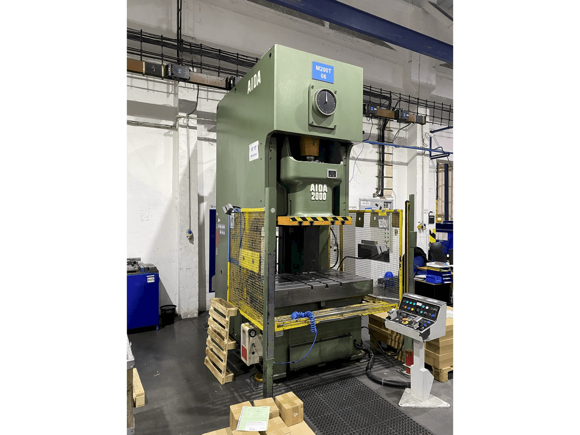 Koneen AIDA NC1-2000 (2) etunäkymä