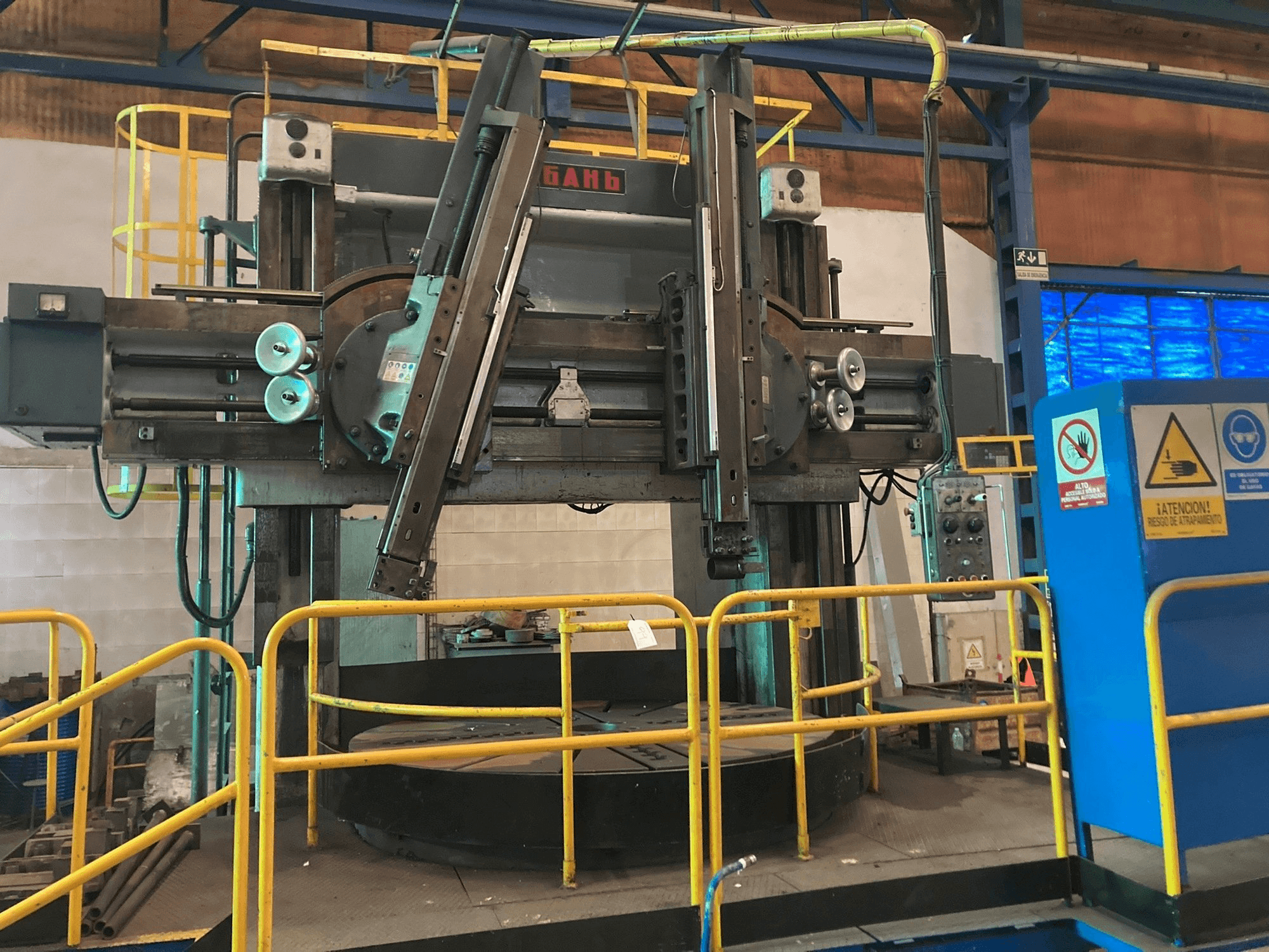 Koneen STANKO etunäkymä